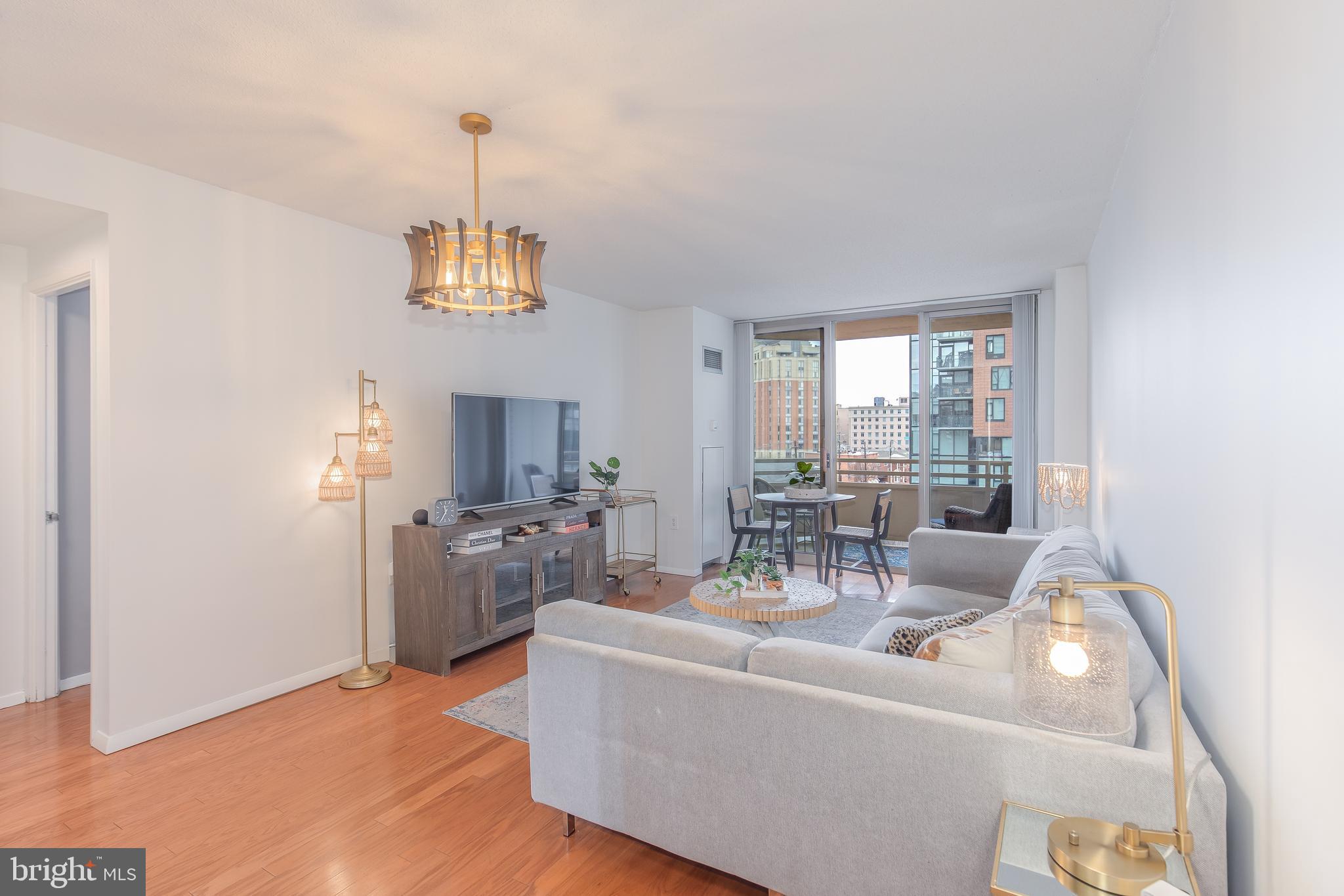 FAIRMONT PLAZA - Residential