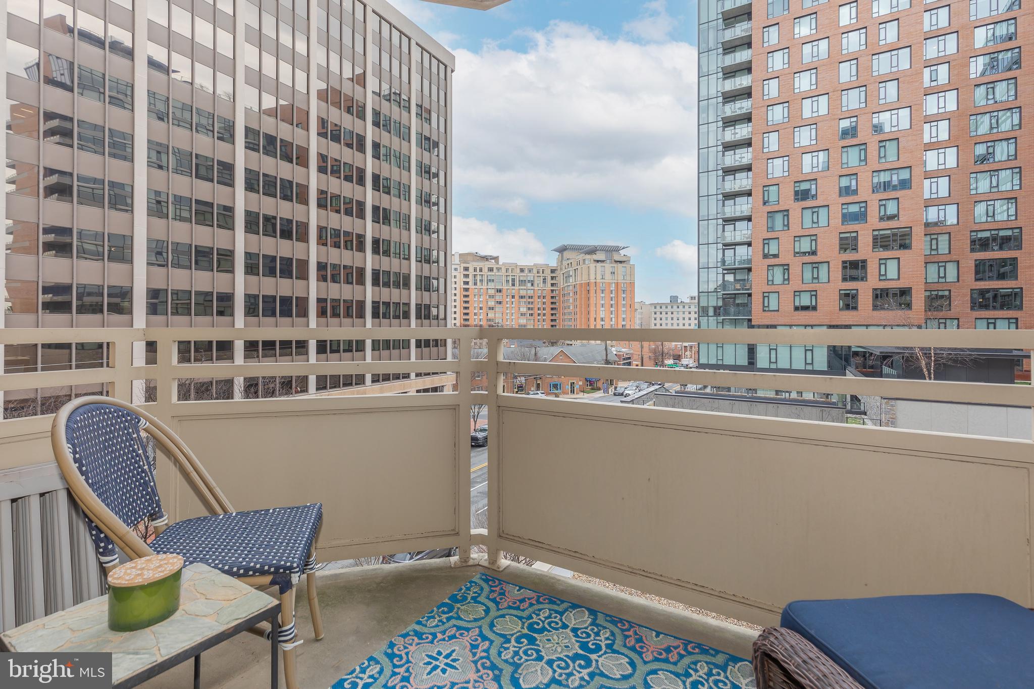 FAIRMONT PLAZA - Residential