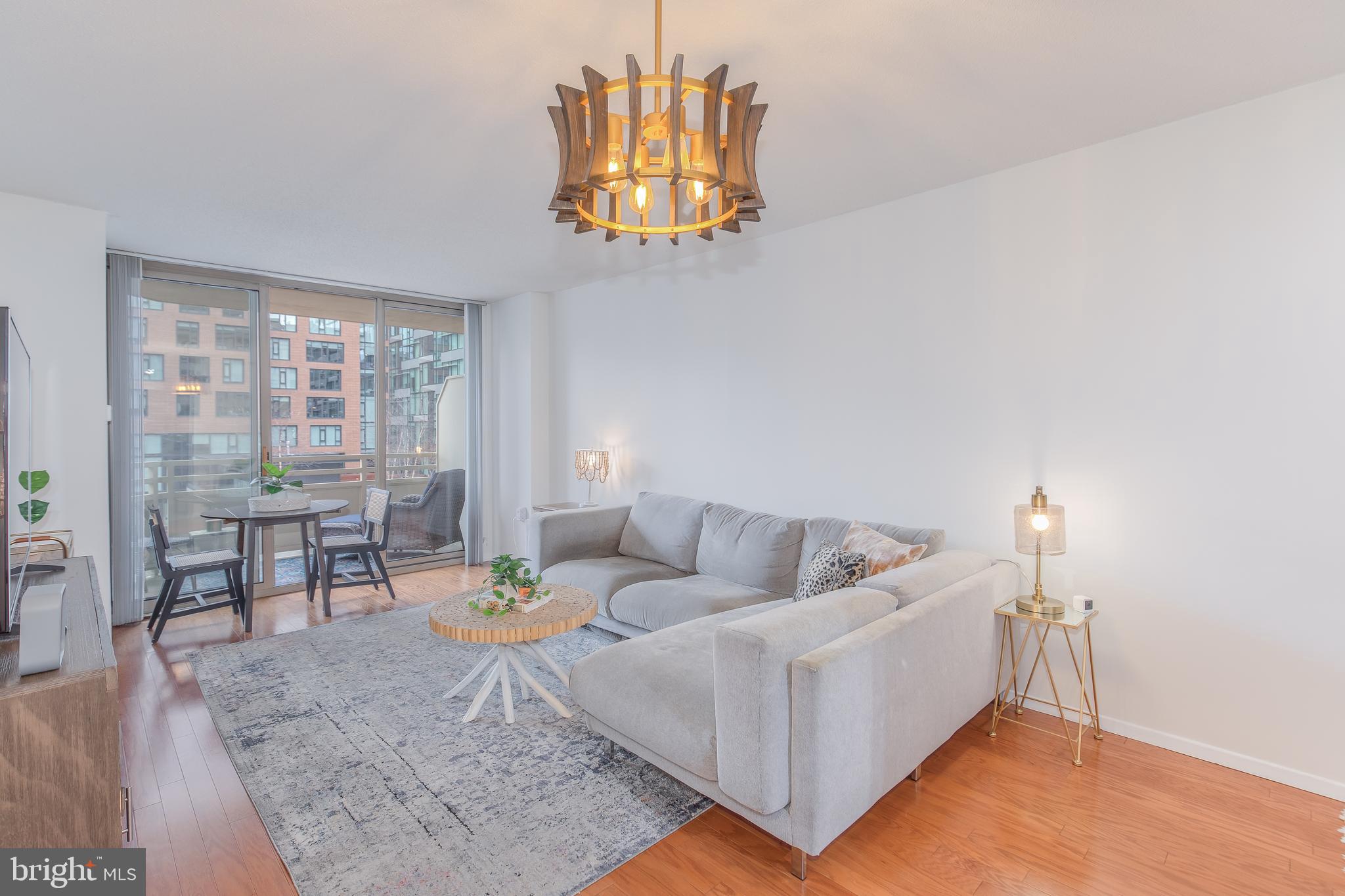FAIRMONT PLAZA - Residential