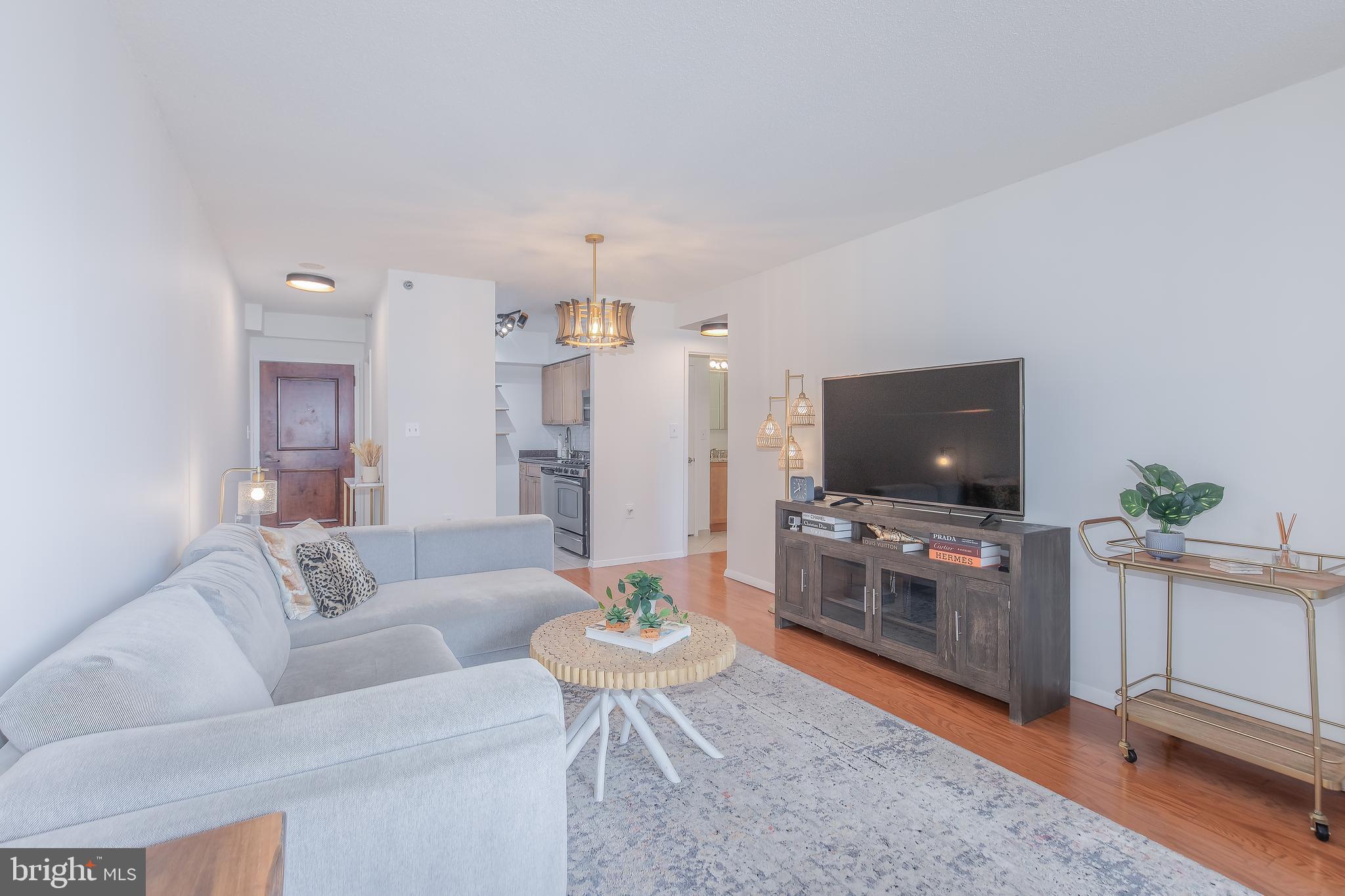 FAIRMONT PLAZA - Residential