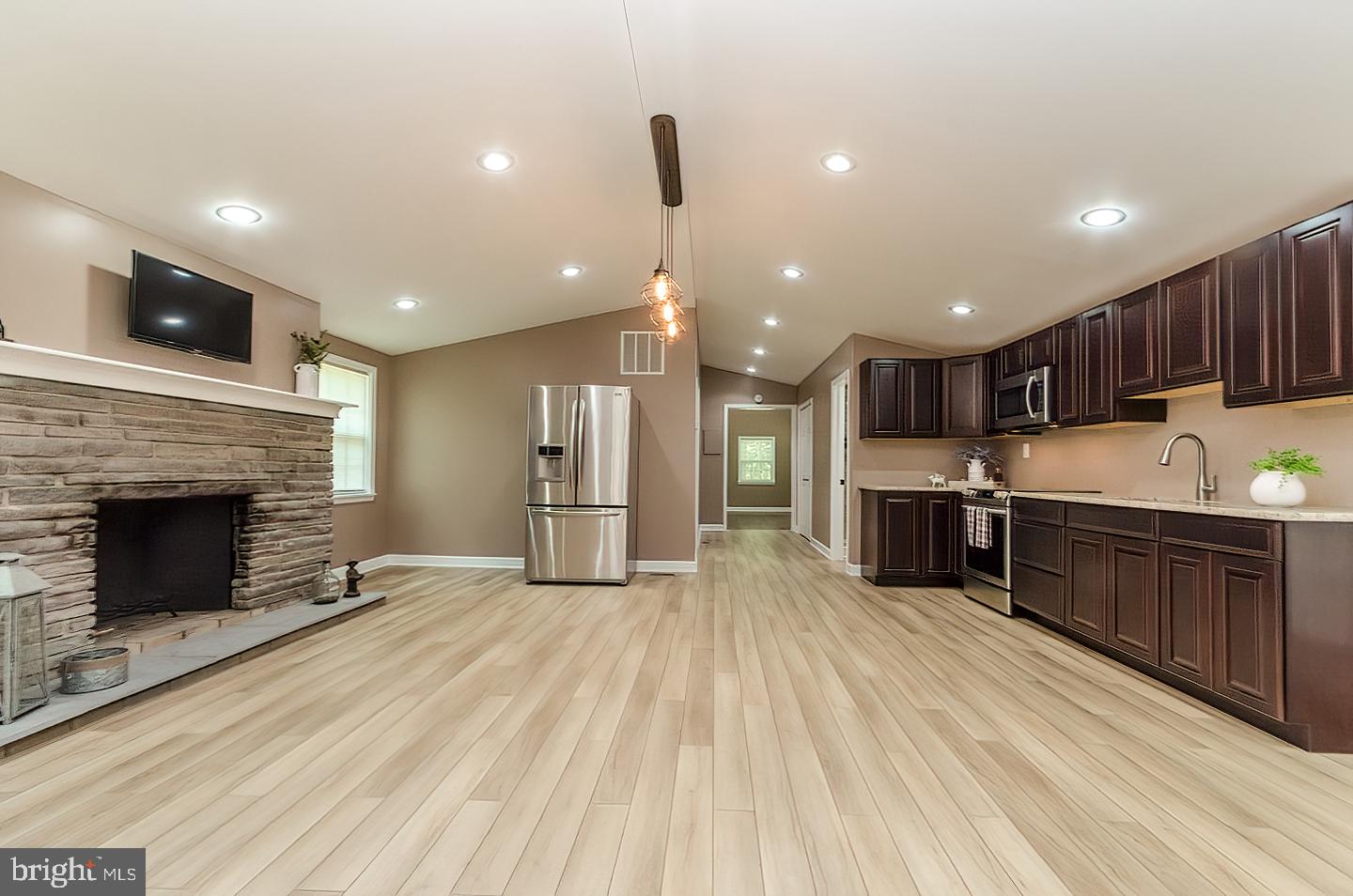 RIVER VIEW PARK - Residential