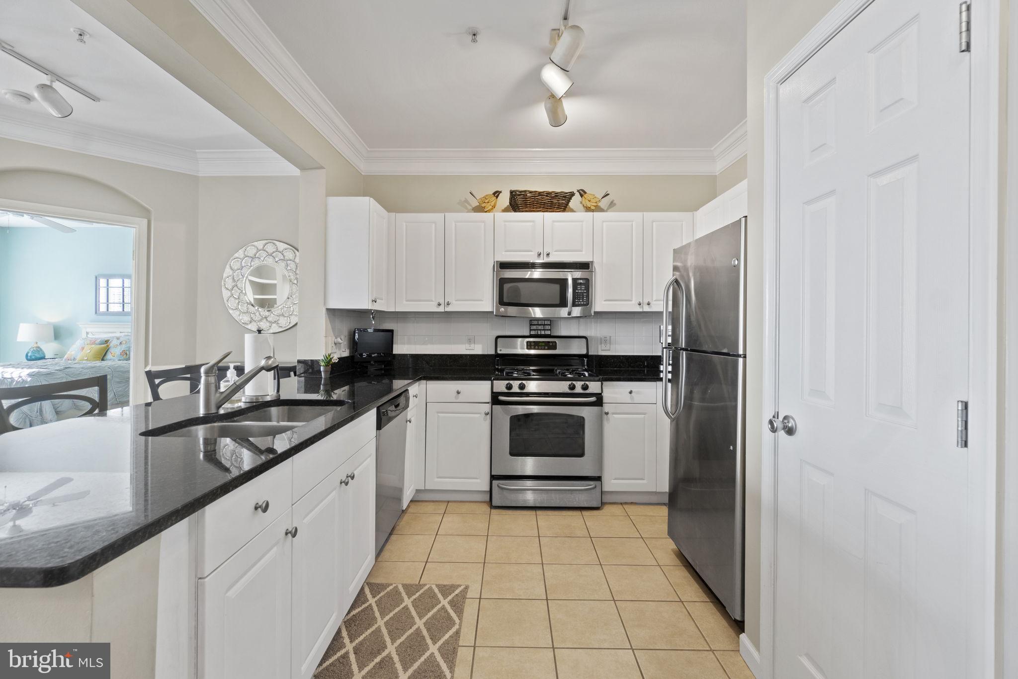 COLONNADE AT KENTLANDS - Residential