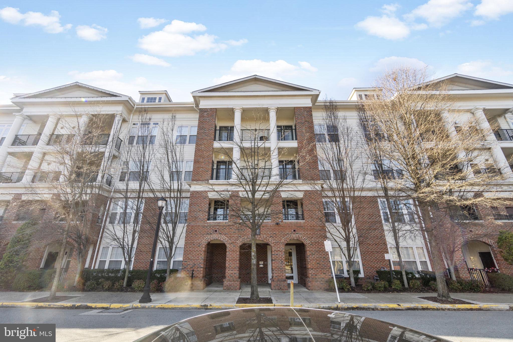 COLONNADE AT KENTLANDS - Residential