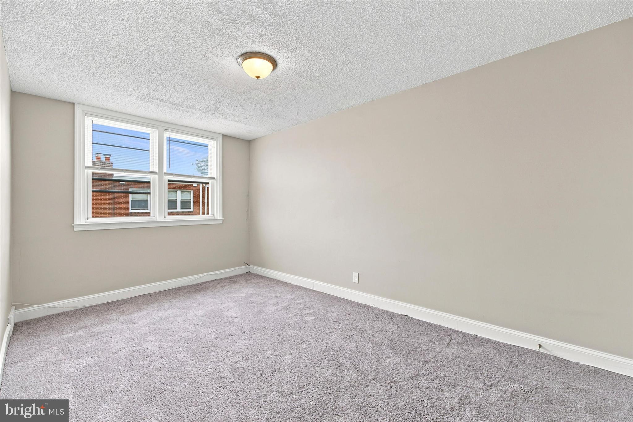 OXFORD CIRCLE - Residential