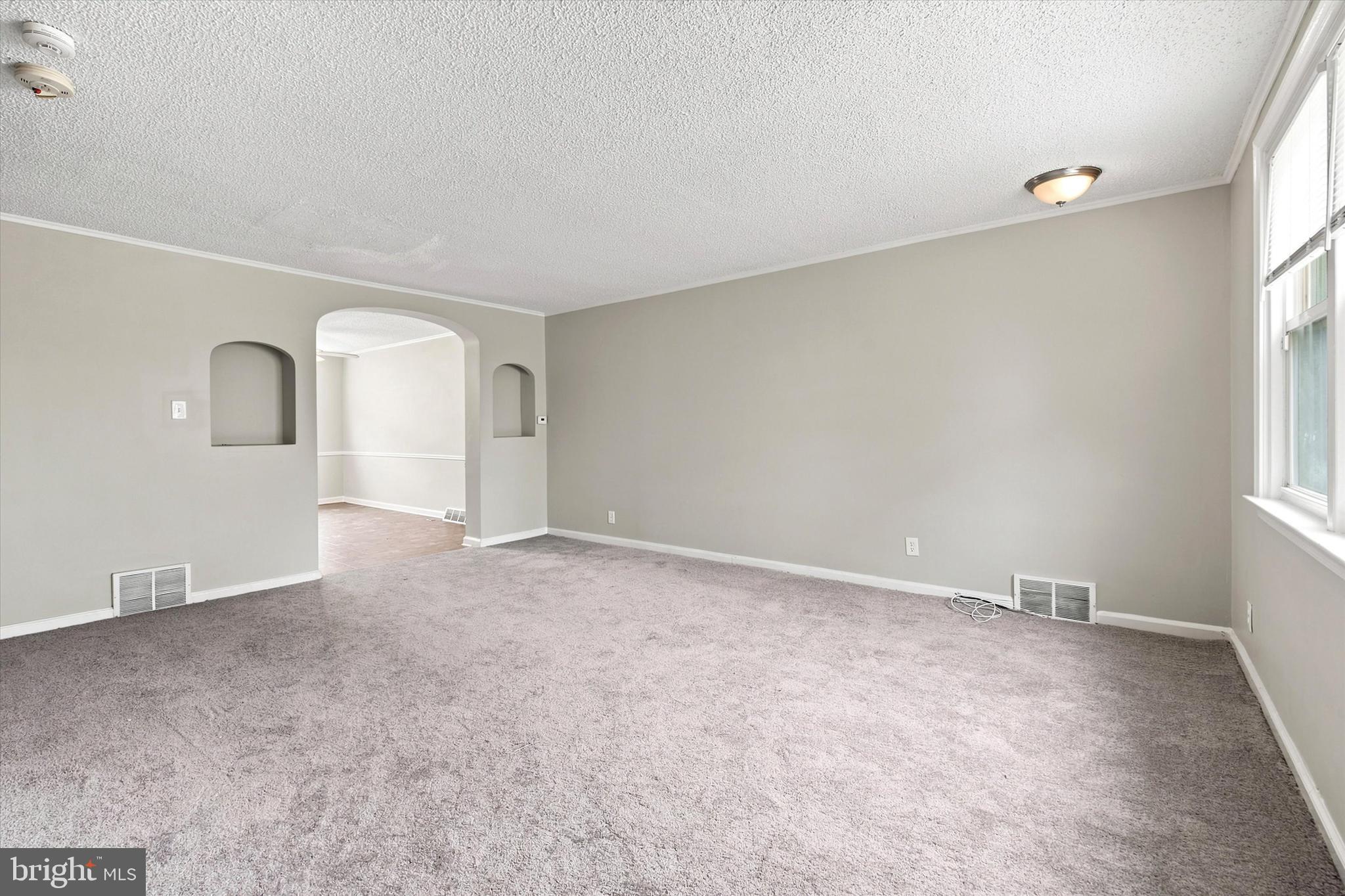 OXFORD CIRCLE - Residential