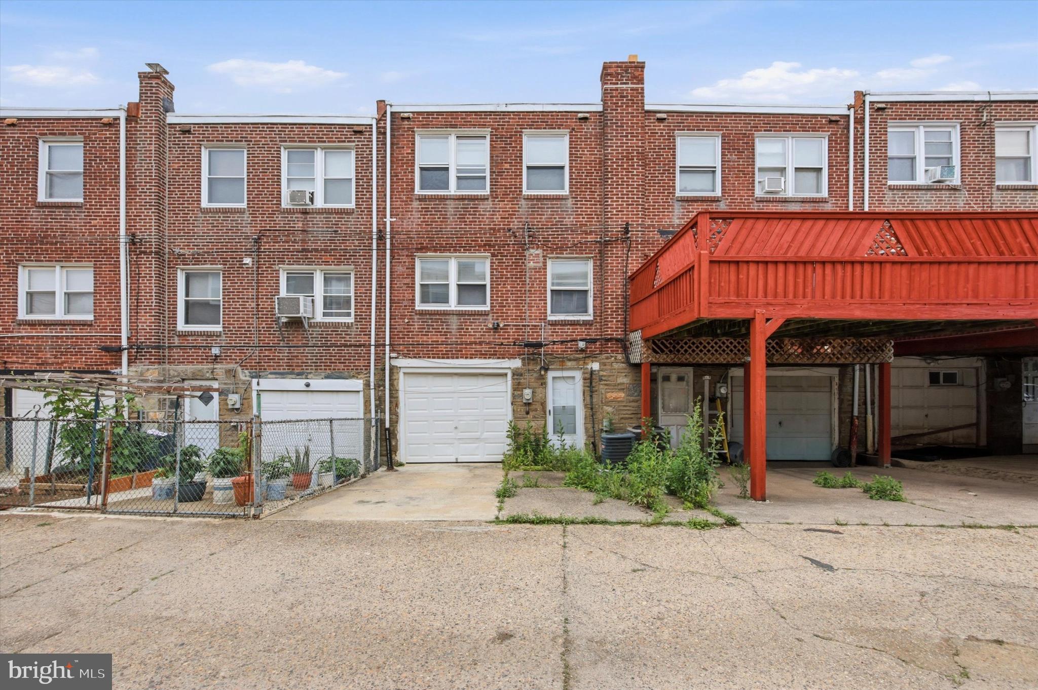 OXFORD CIRCLE - Residential