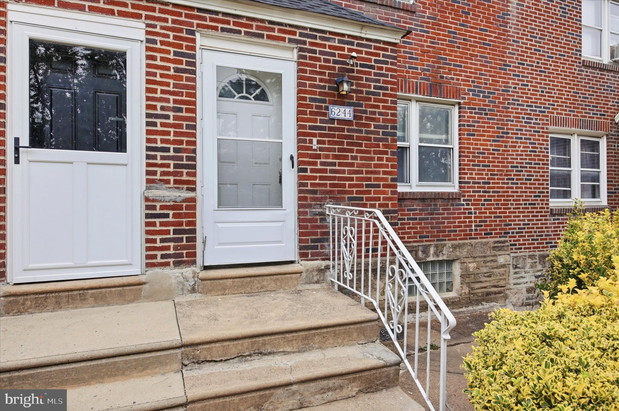 OXFORD CIRCLE - Residential