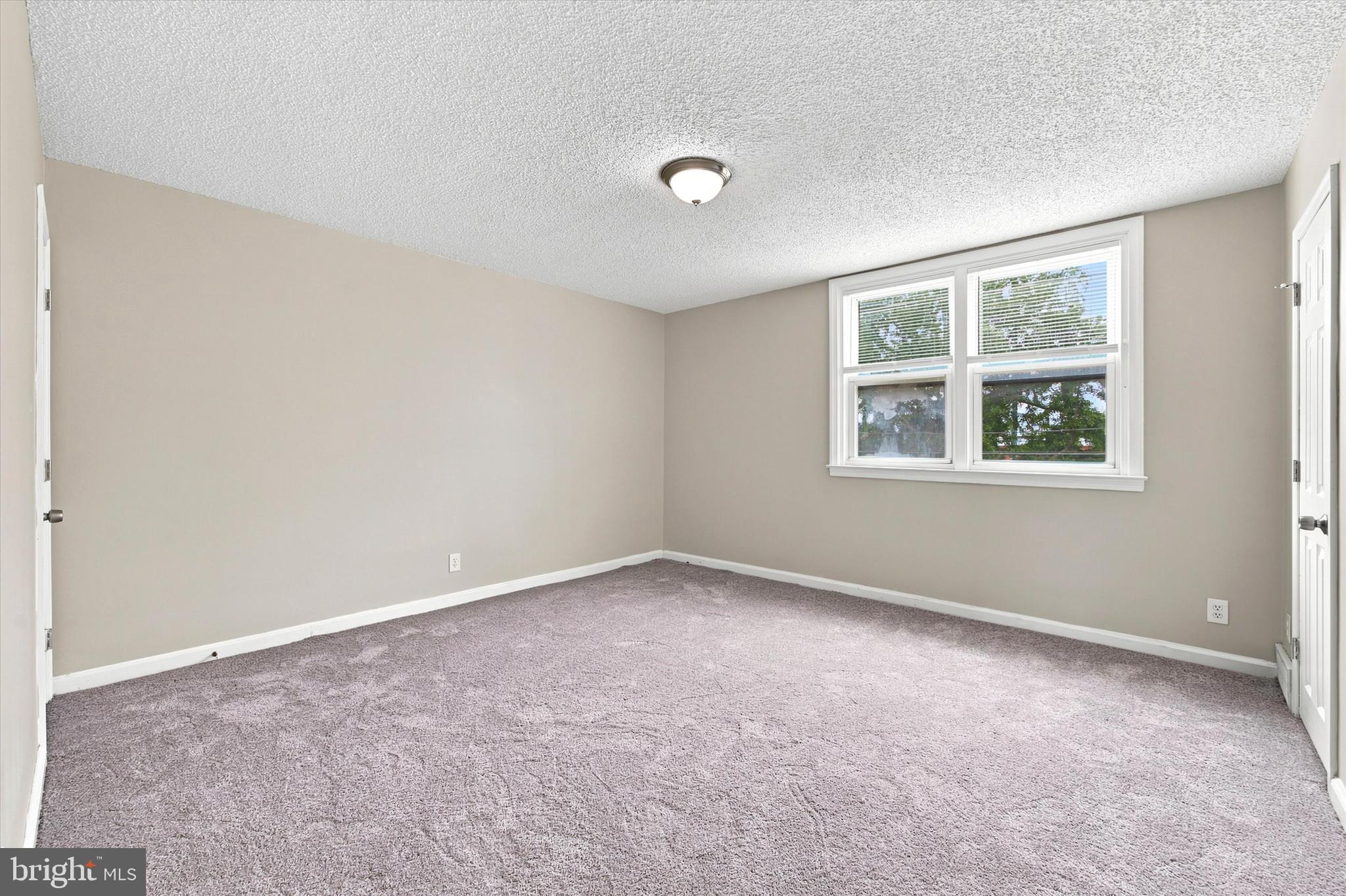 OXFORD CIRCLE - Residential