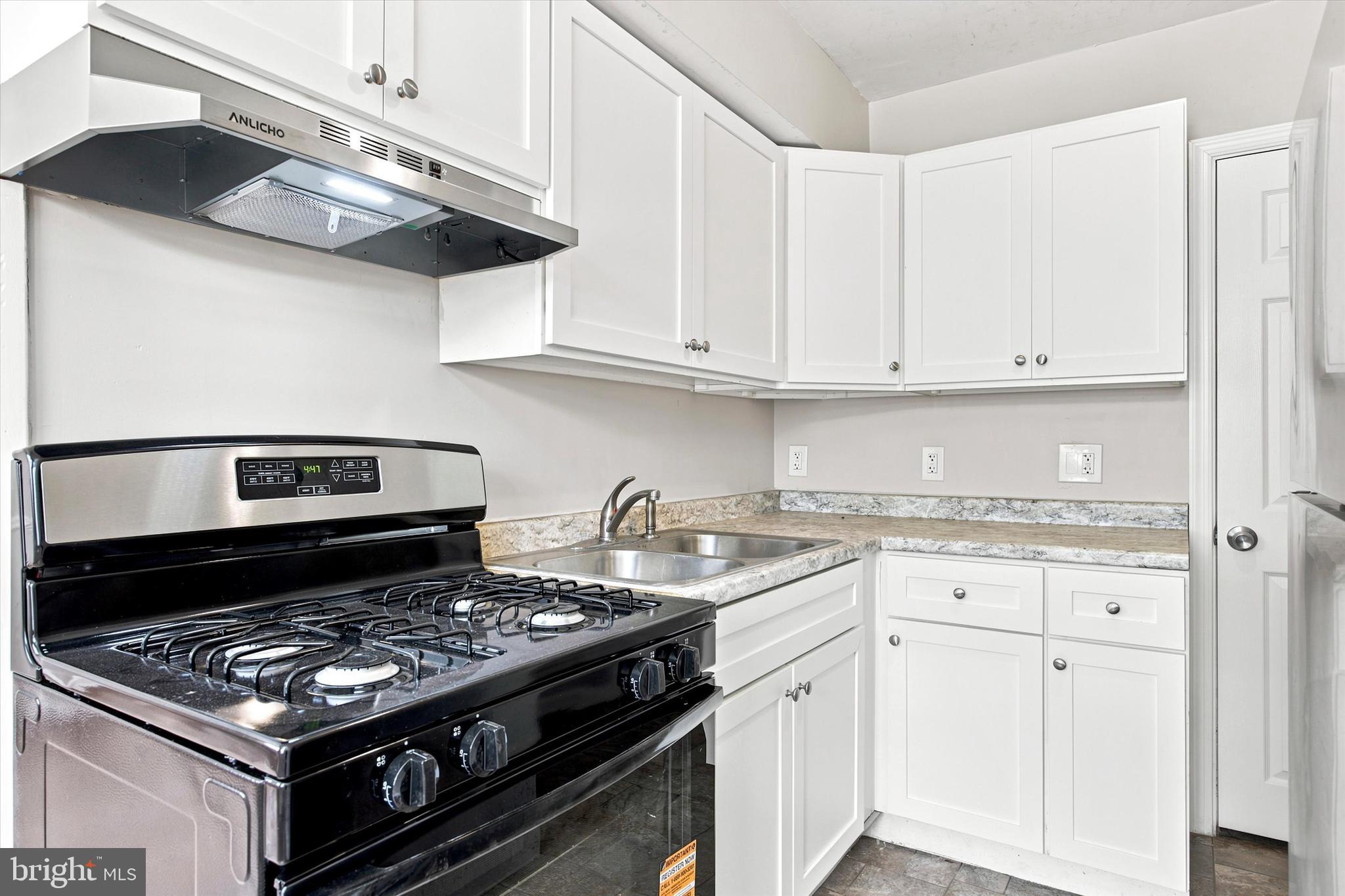 OXFORD CIRCLE - Residential