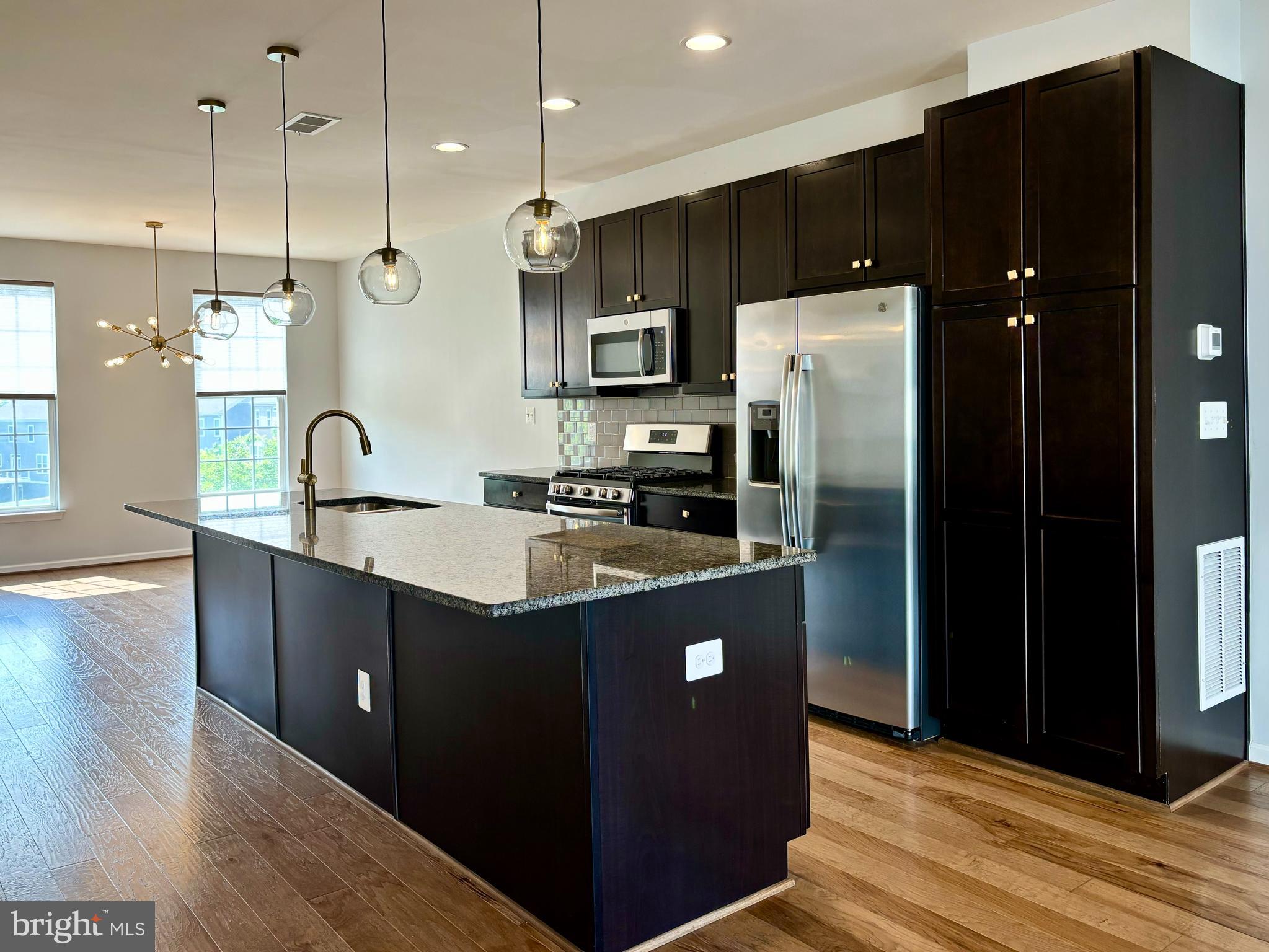EMBREY MILL - Residential Lease