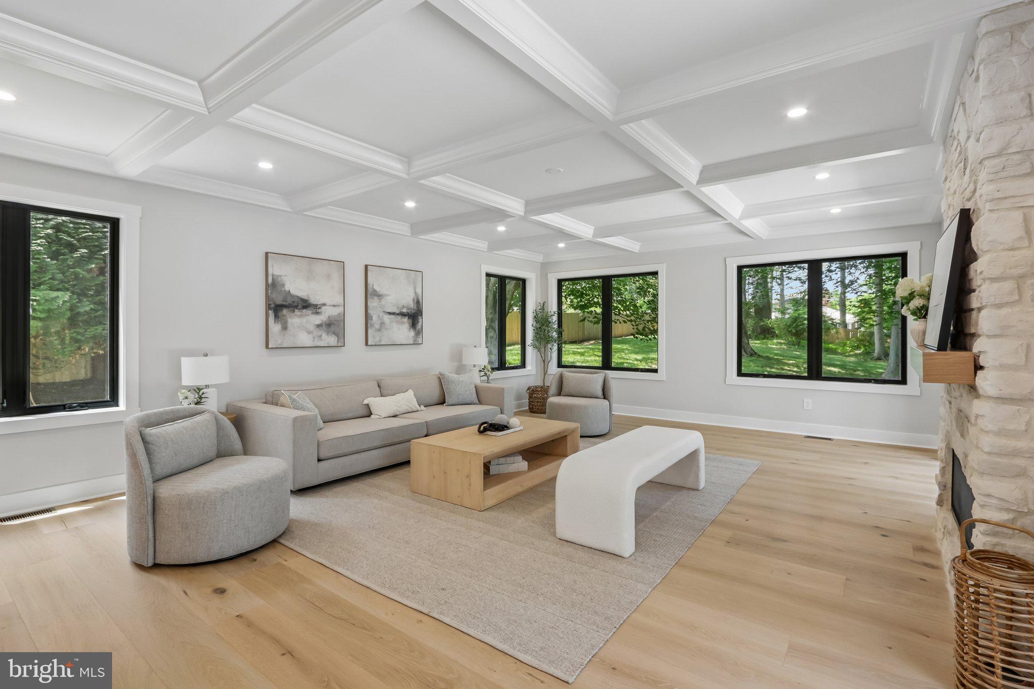 RADNOR HUNT - Residential