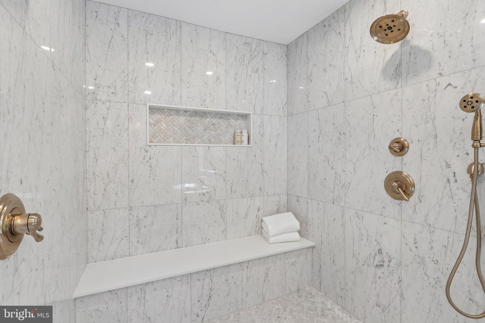 RADNOR HUNT - Residential