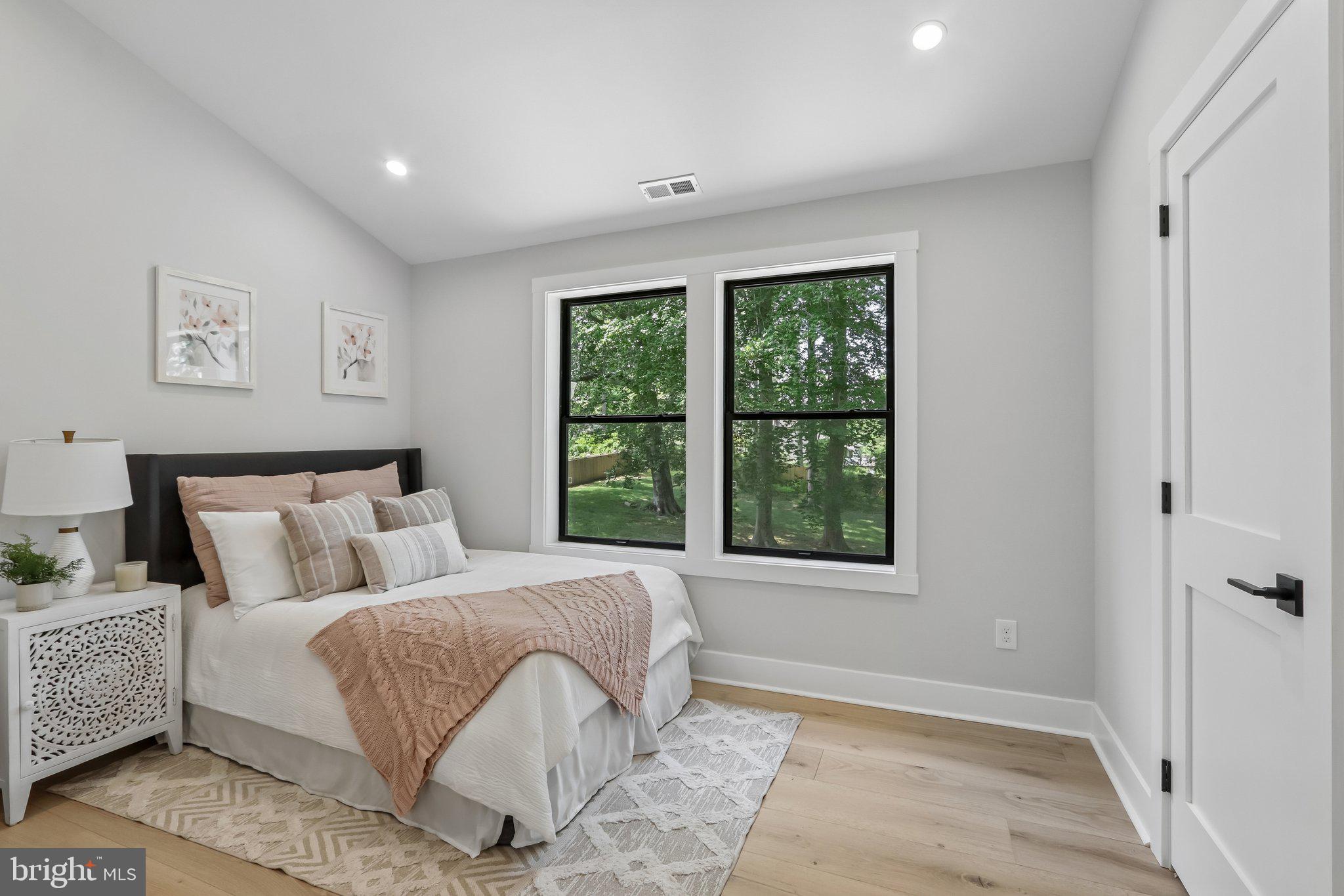 RADNOR HUNT - Residential