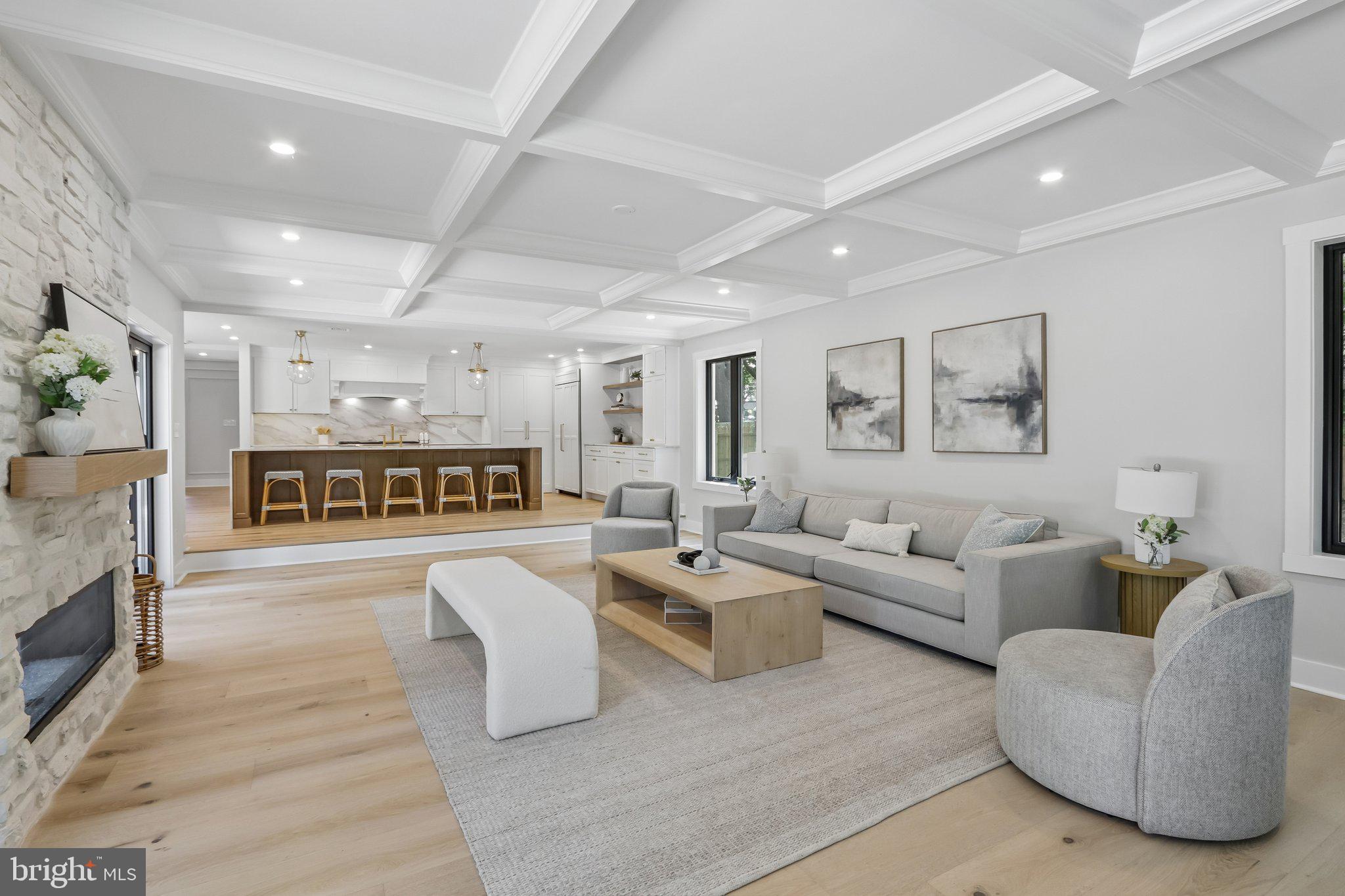 RADNOR HUNT - Residential