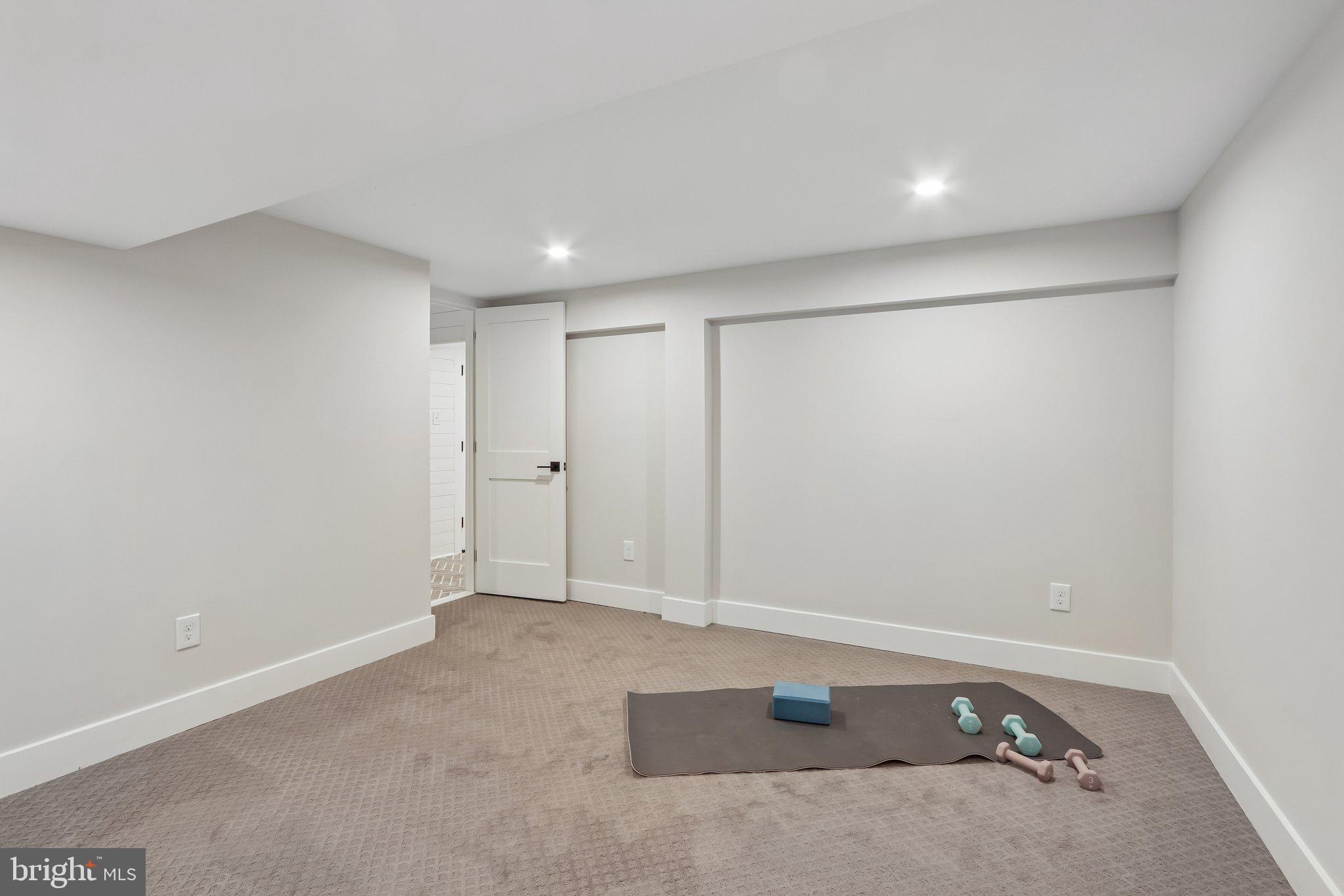 RADNOR HUNT - Residential