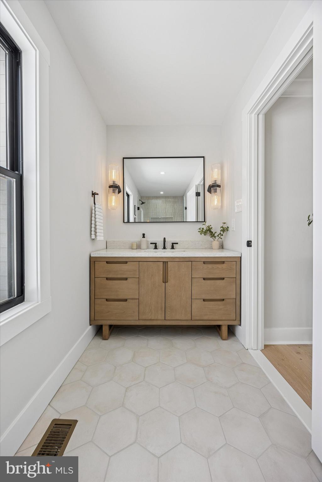 RADNOR HUNT - Residential