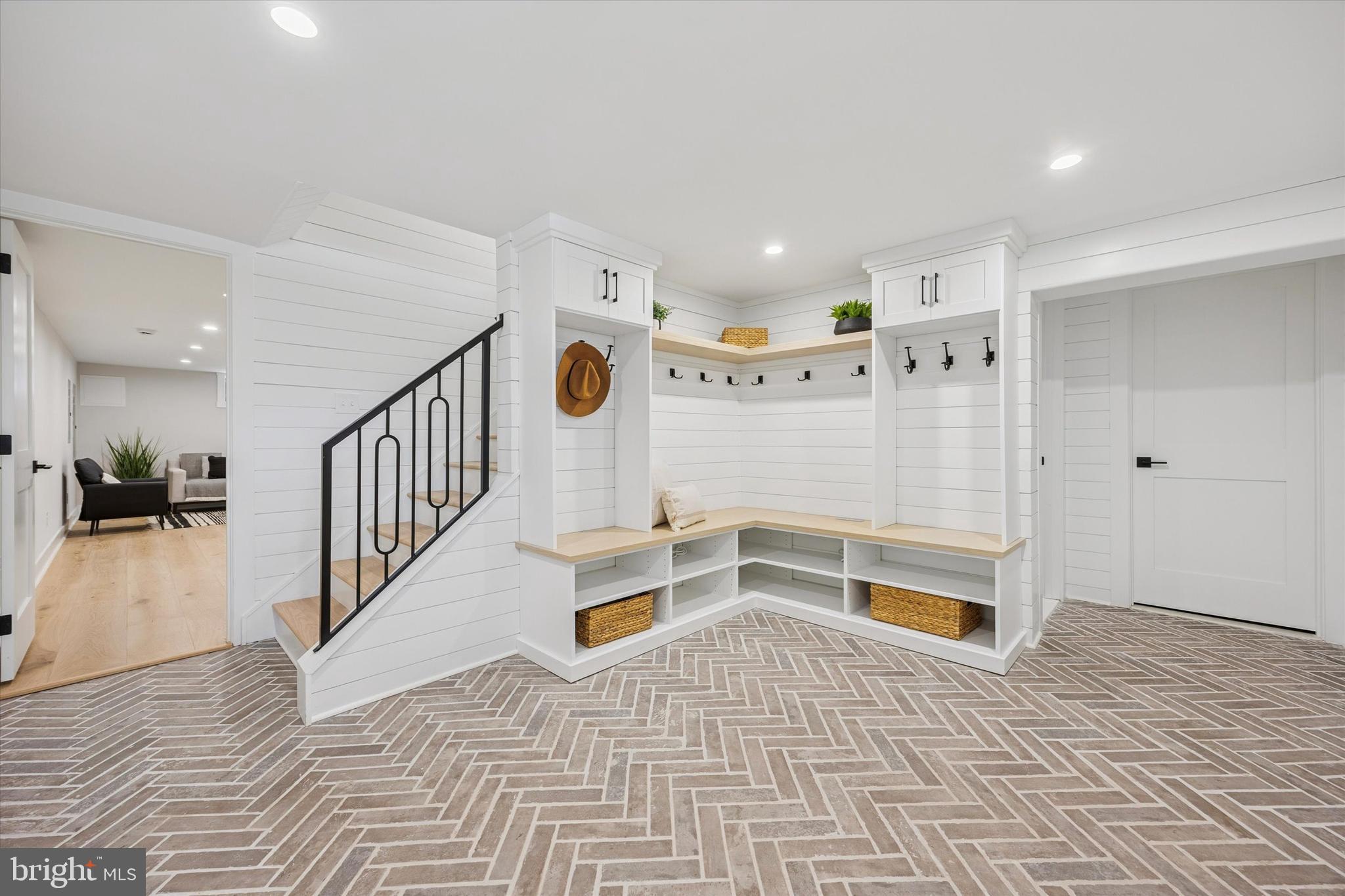 RADNOR HUNT - Residential