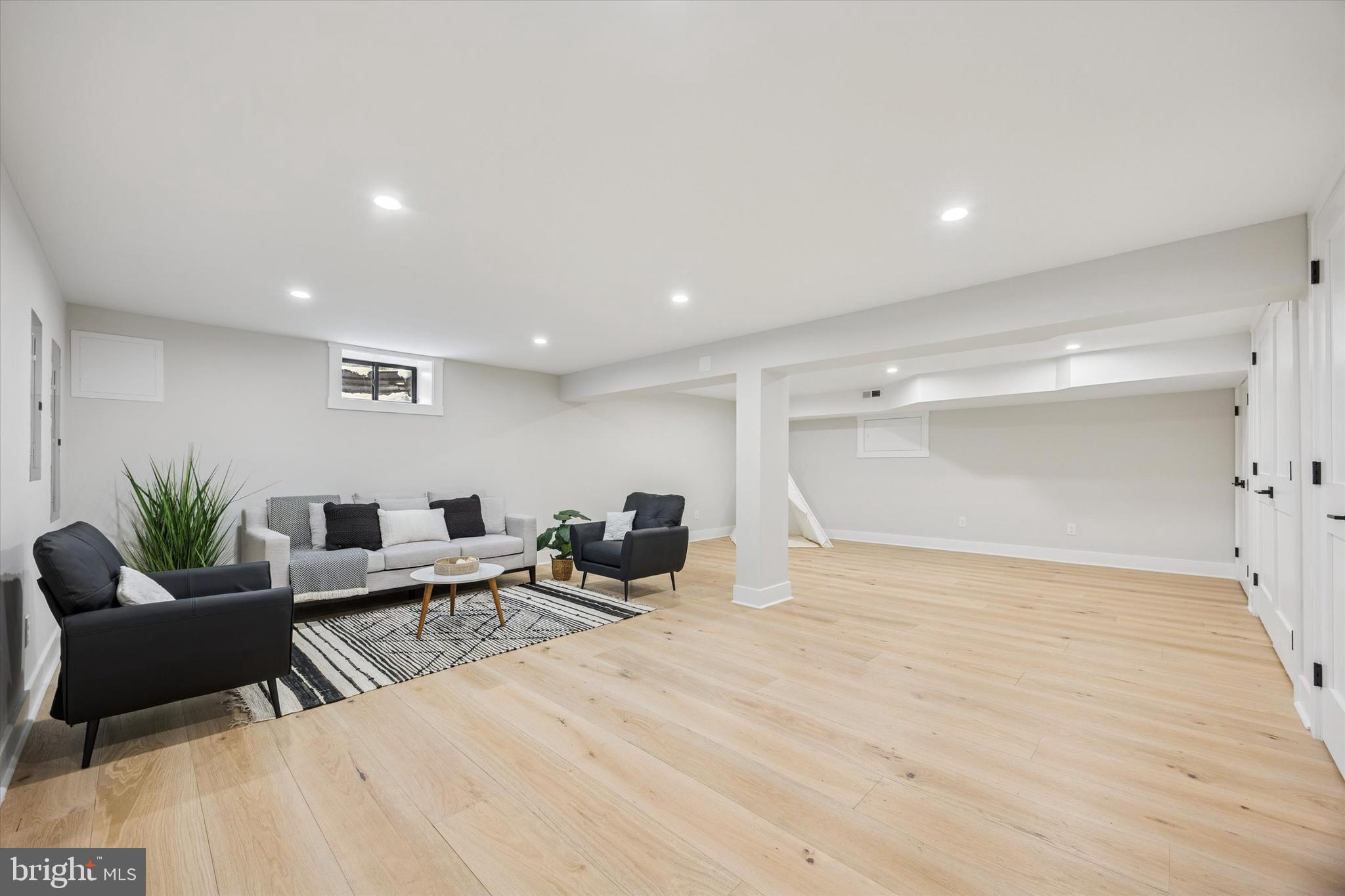 RADNOR HUNT - Residential