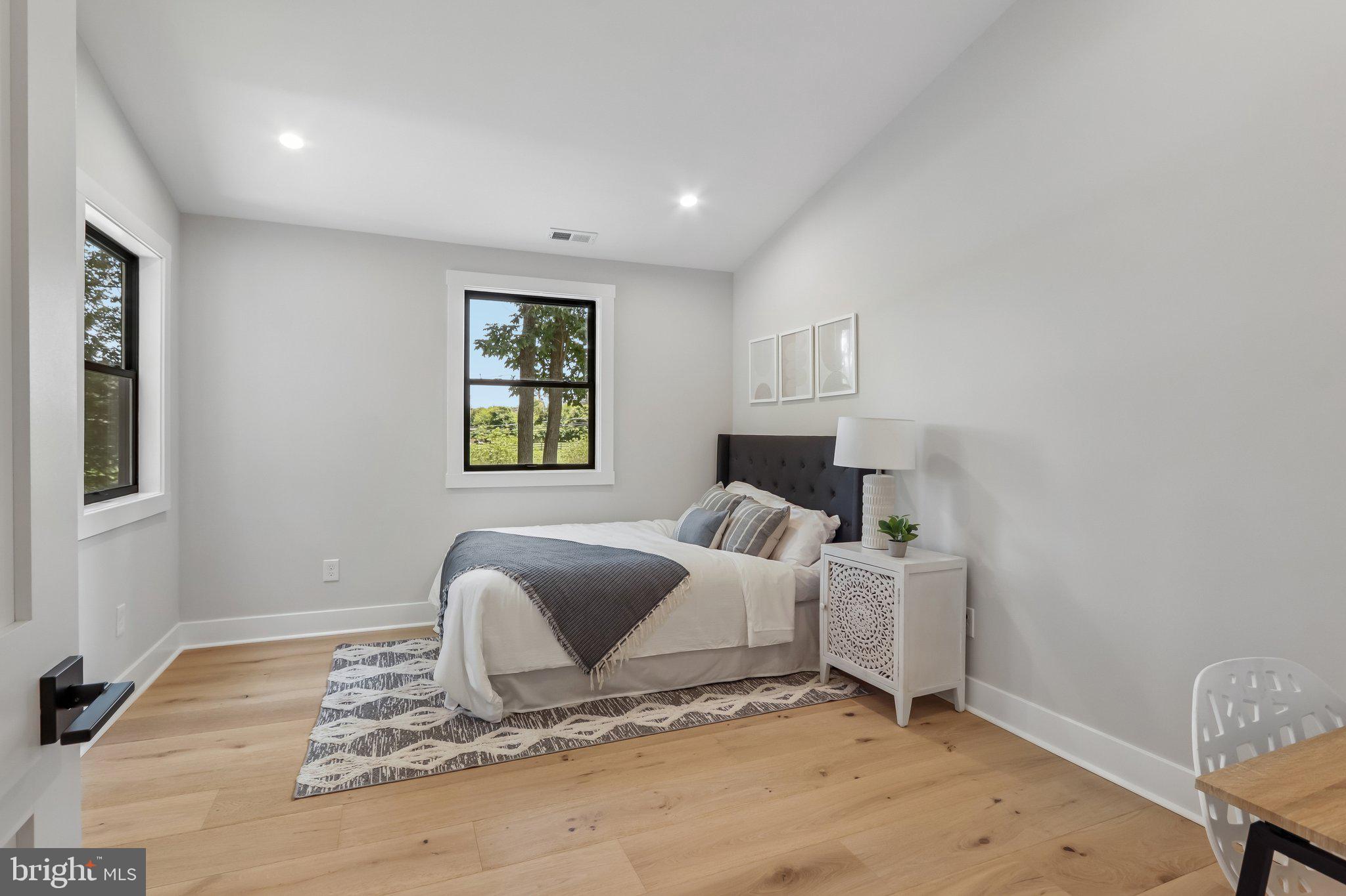 RADNOR HUNT - Residential