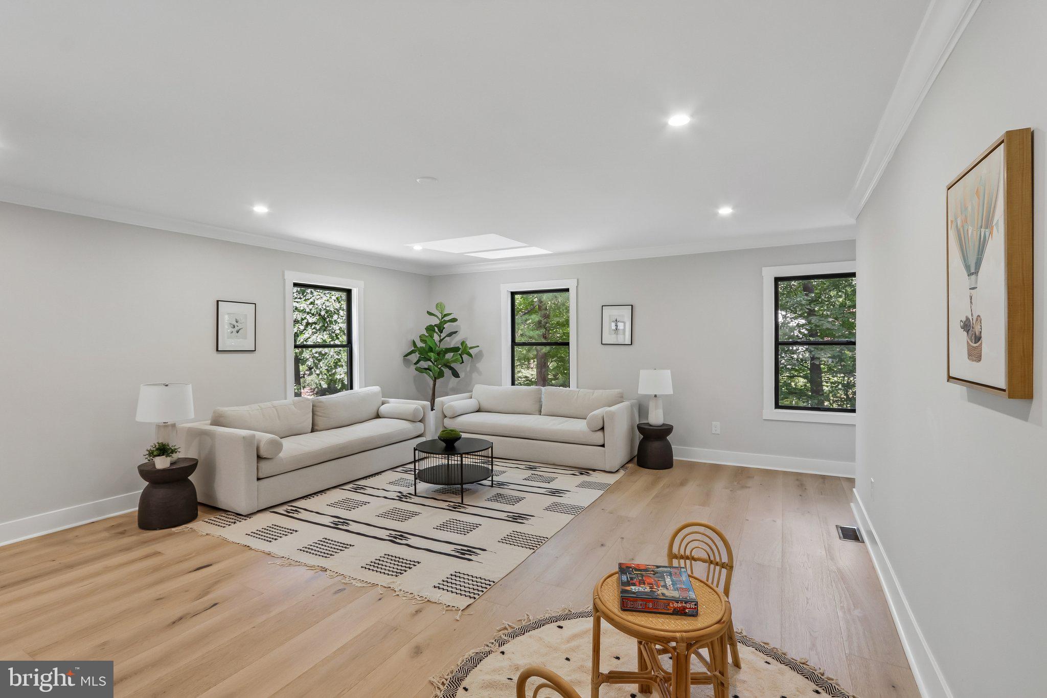 RADNOR HUNT - Residential