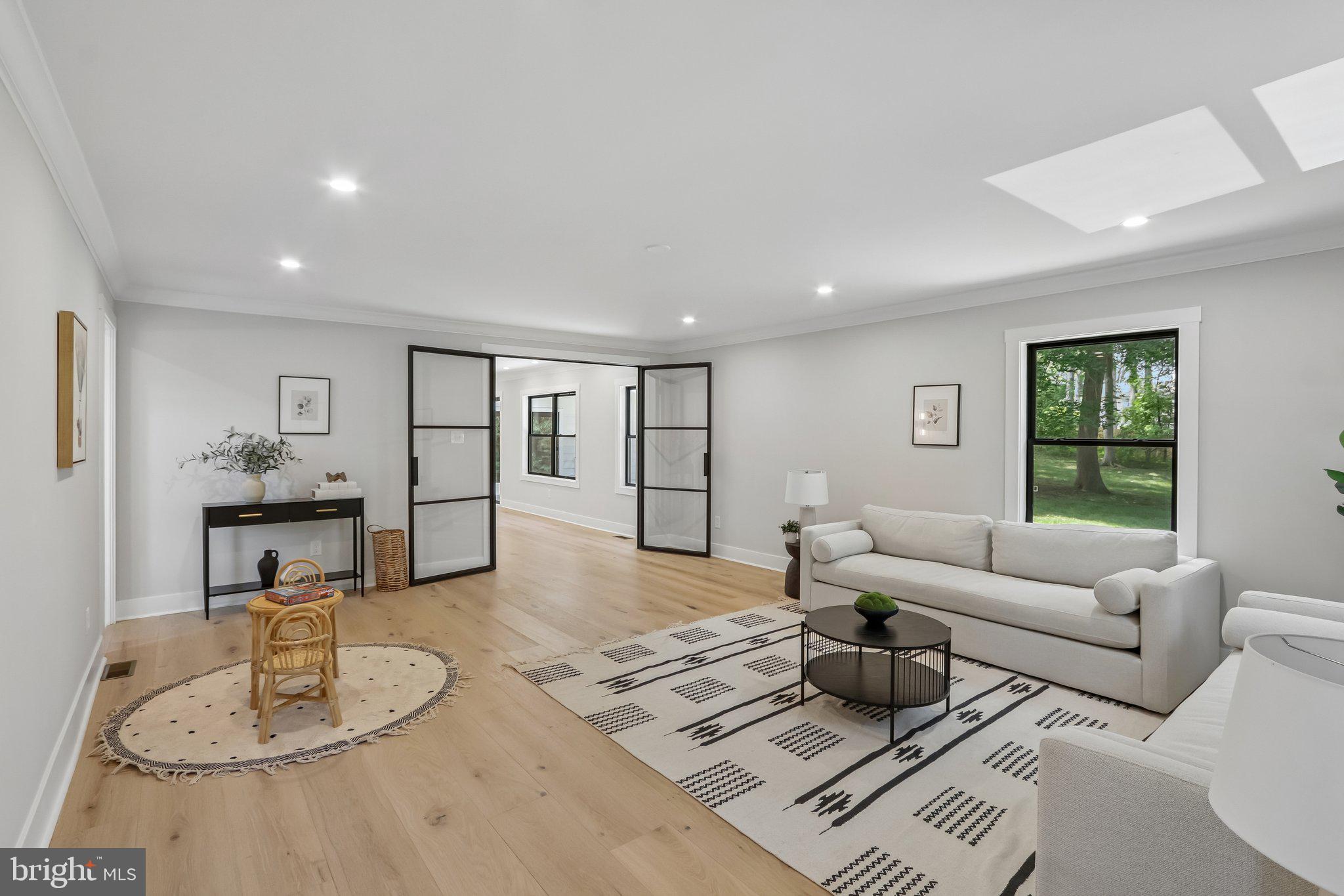 RADNOR HUNT - Residential