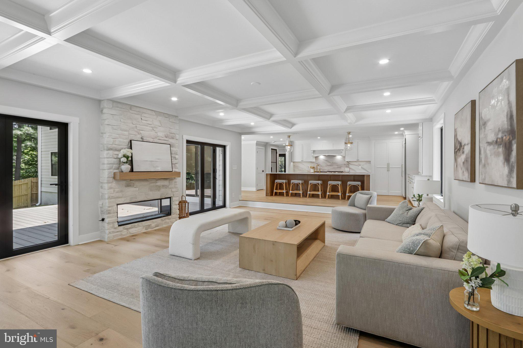 RADNOR HUNT - Residential