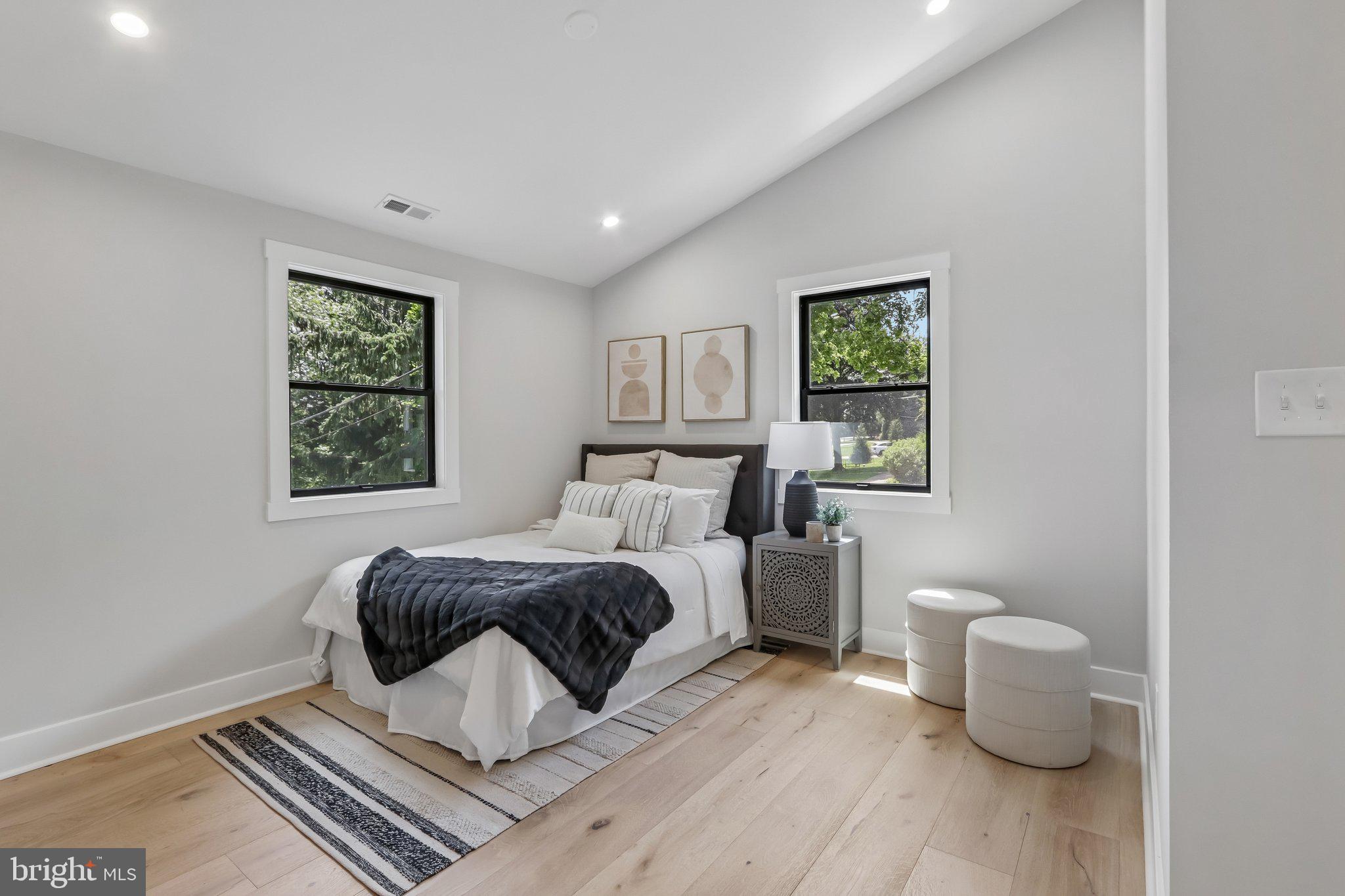 RADNOR HUNT - Residential