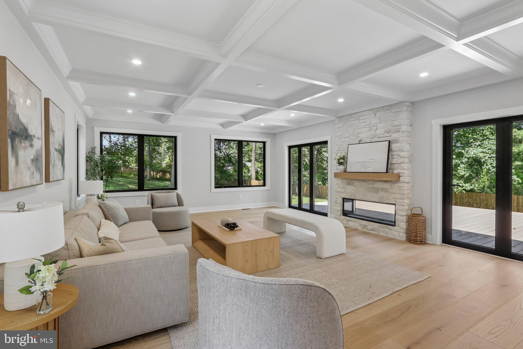 RADNOR HUNT - Residential
