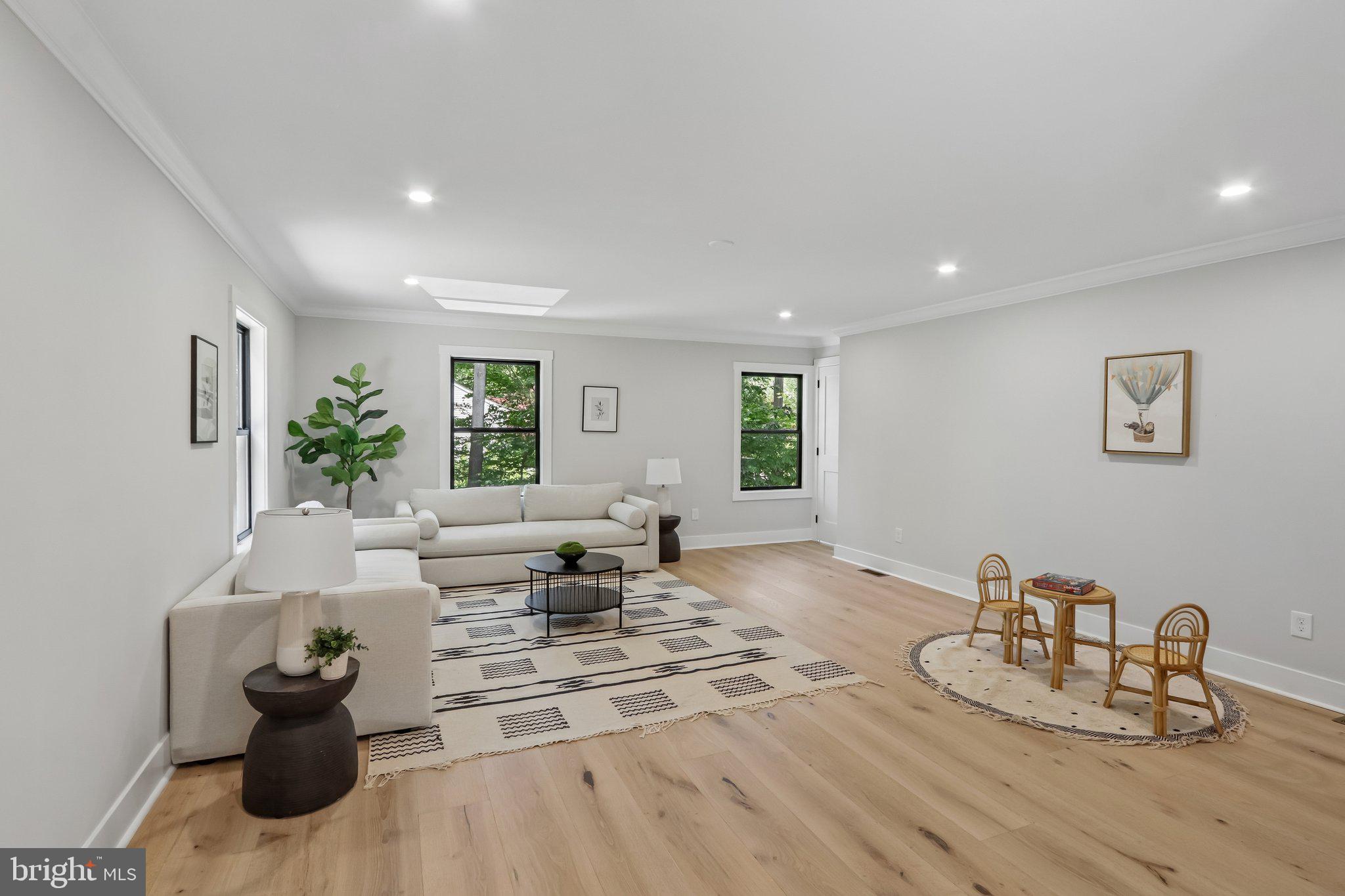 RADNOR HUNT - Residential