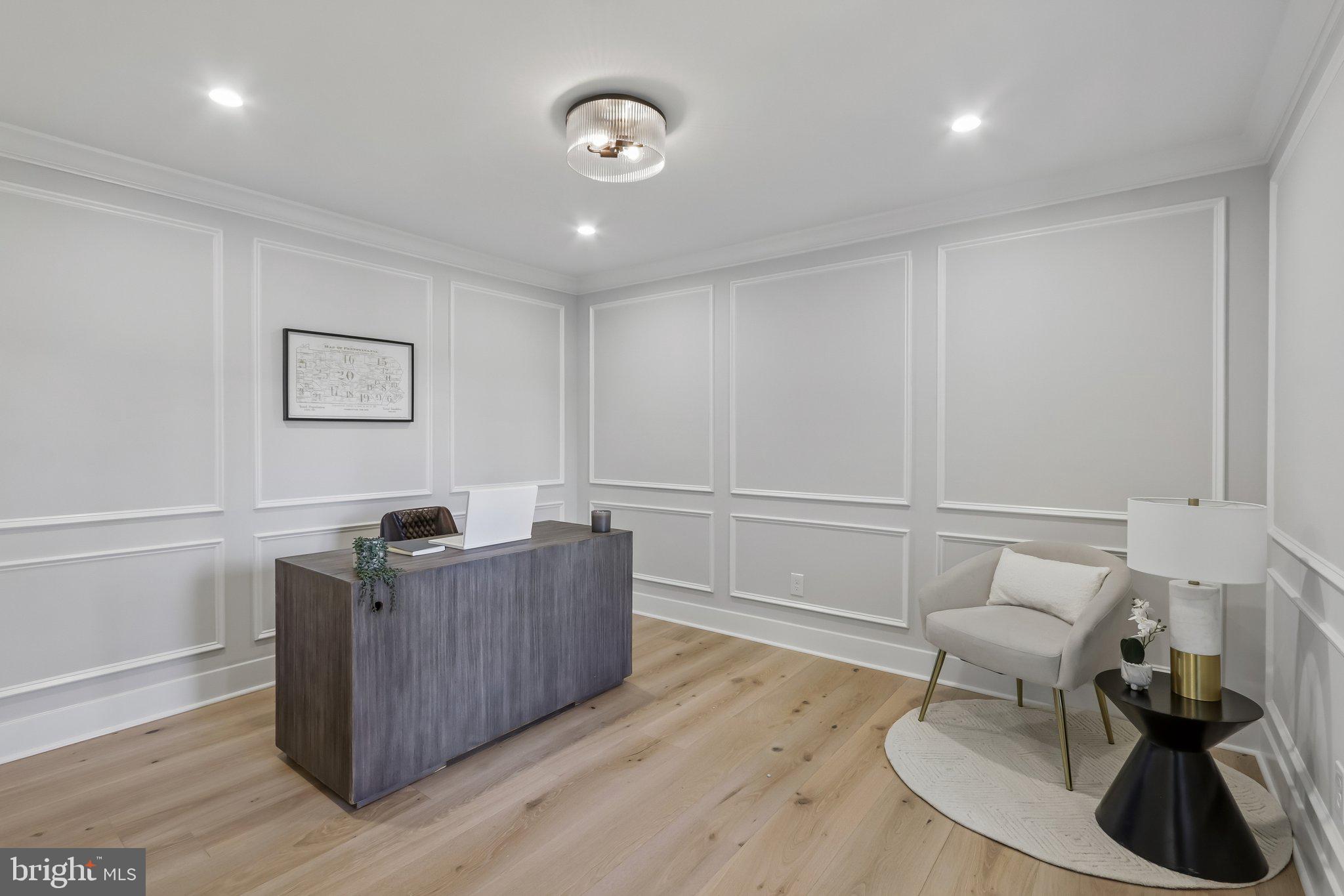 RADNOR HUNT - Residential