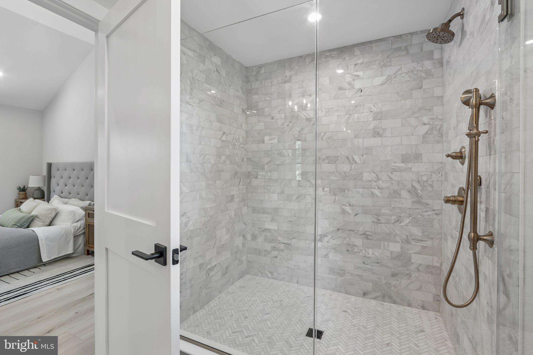 RADNOR HUNT - Residential