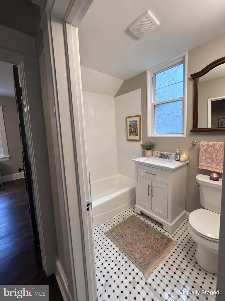 RADNOR WINSTON - Residential