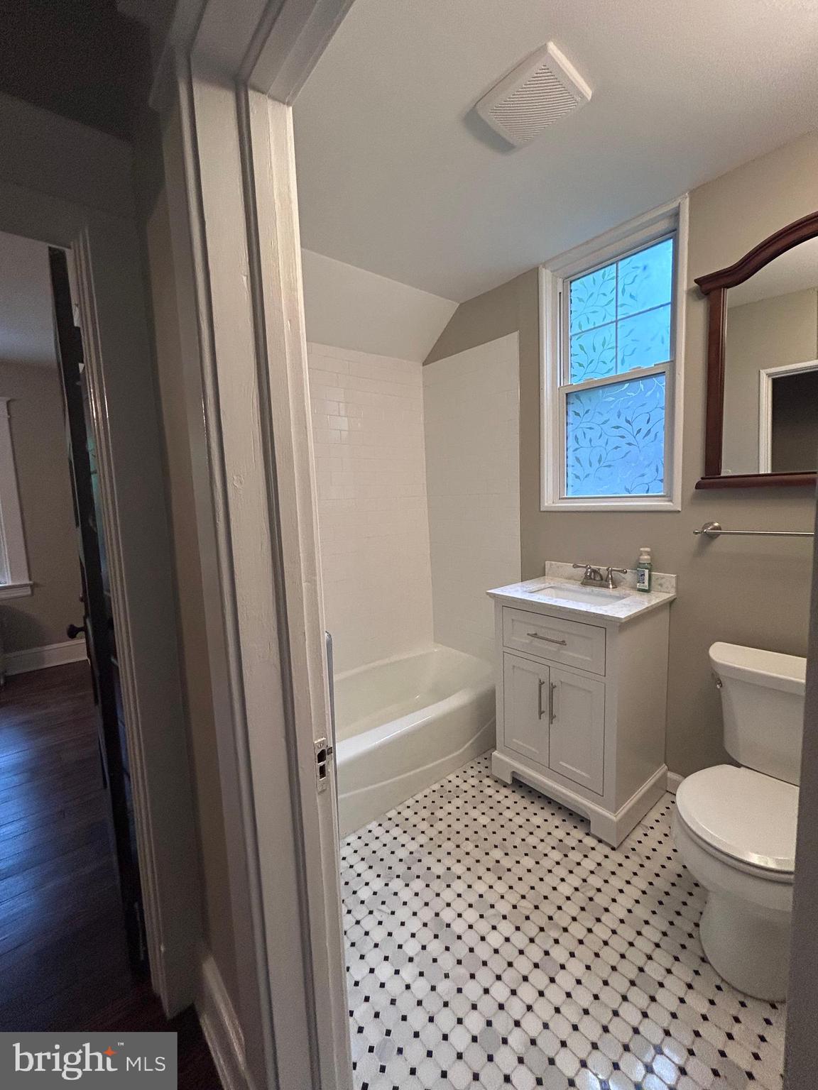 RADNOR WINSTON - Residential