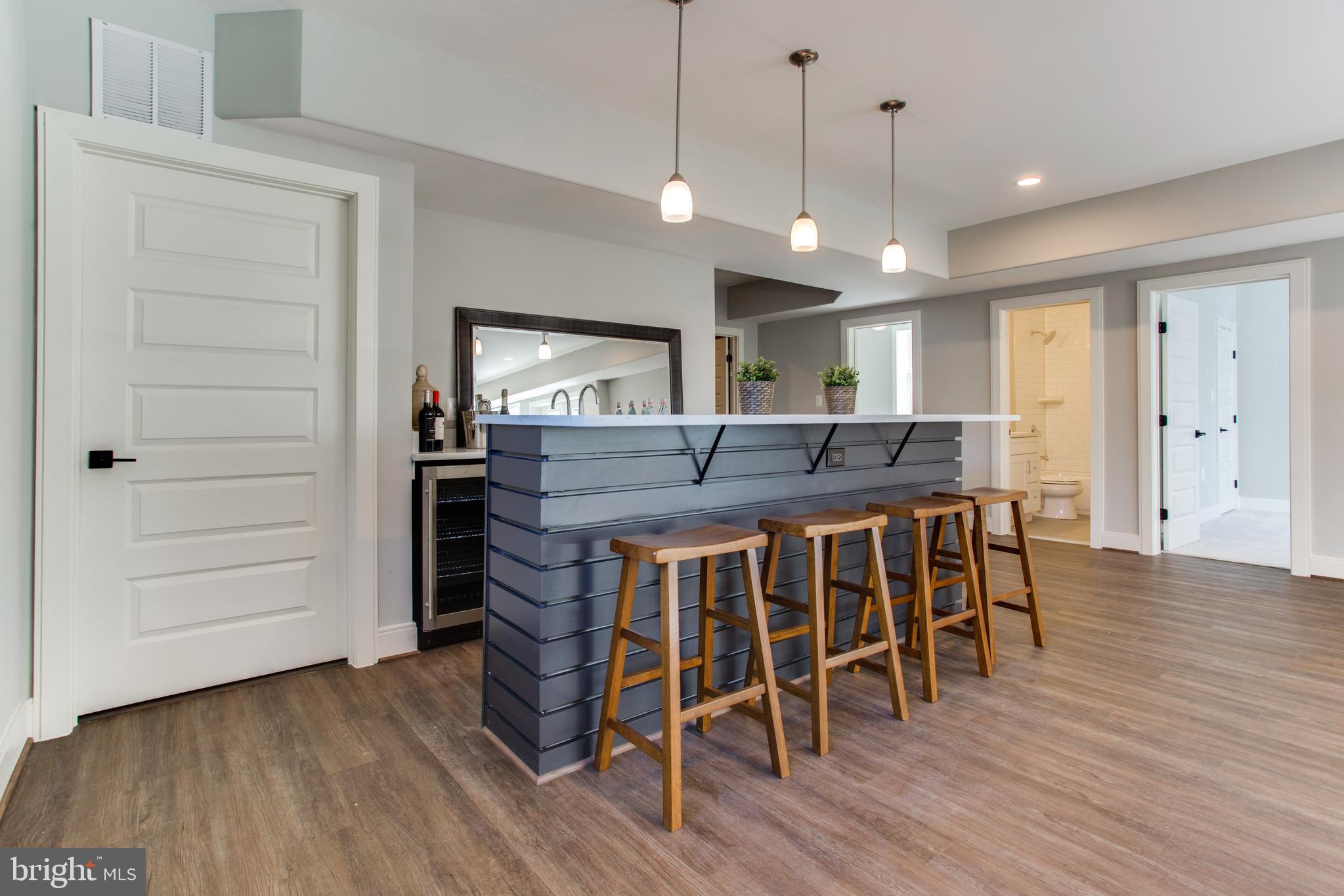 VIENNA WOODS - Residential