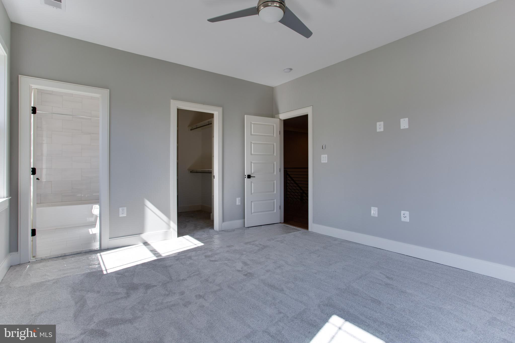 VIENNA WOODS - Residential