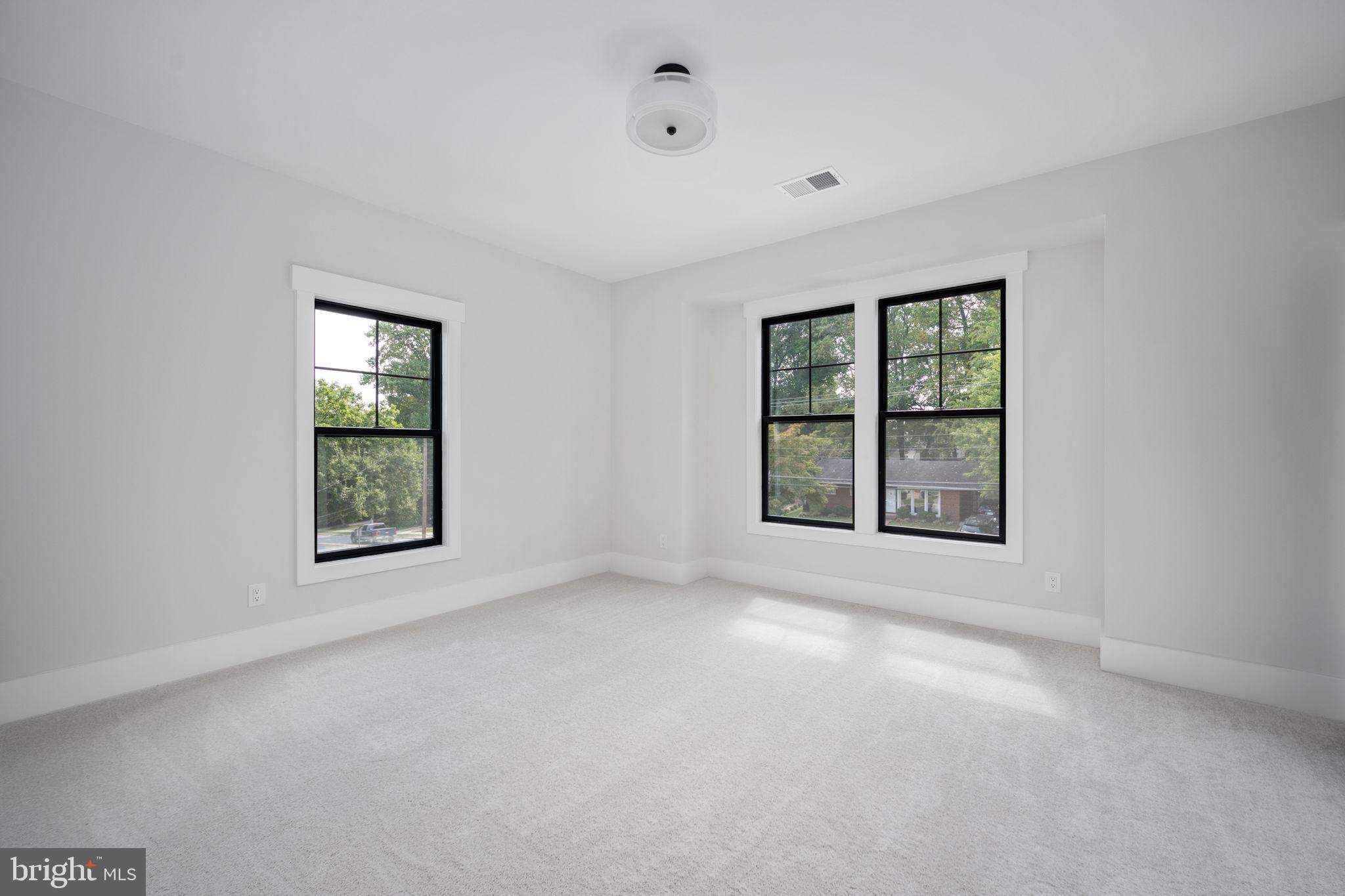 VIENNA WOODS - Residential