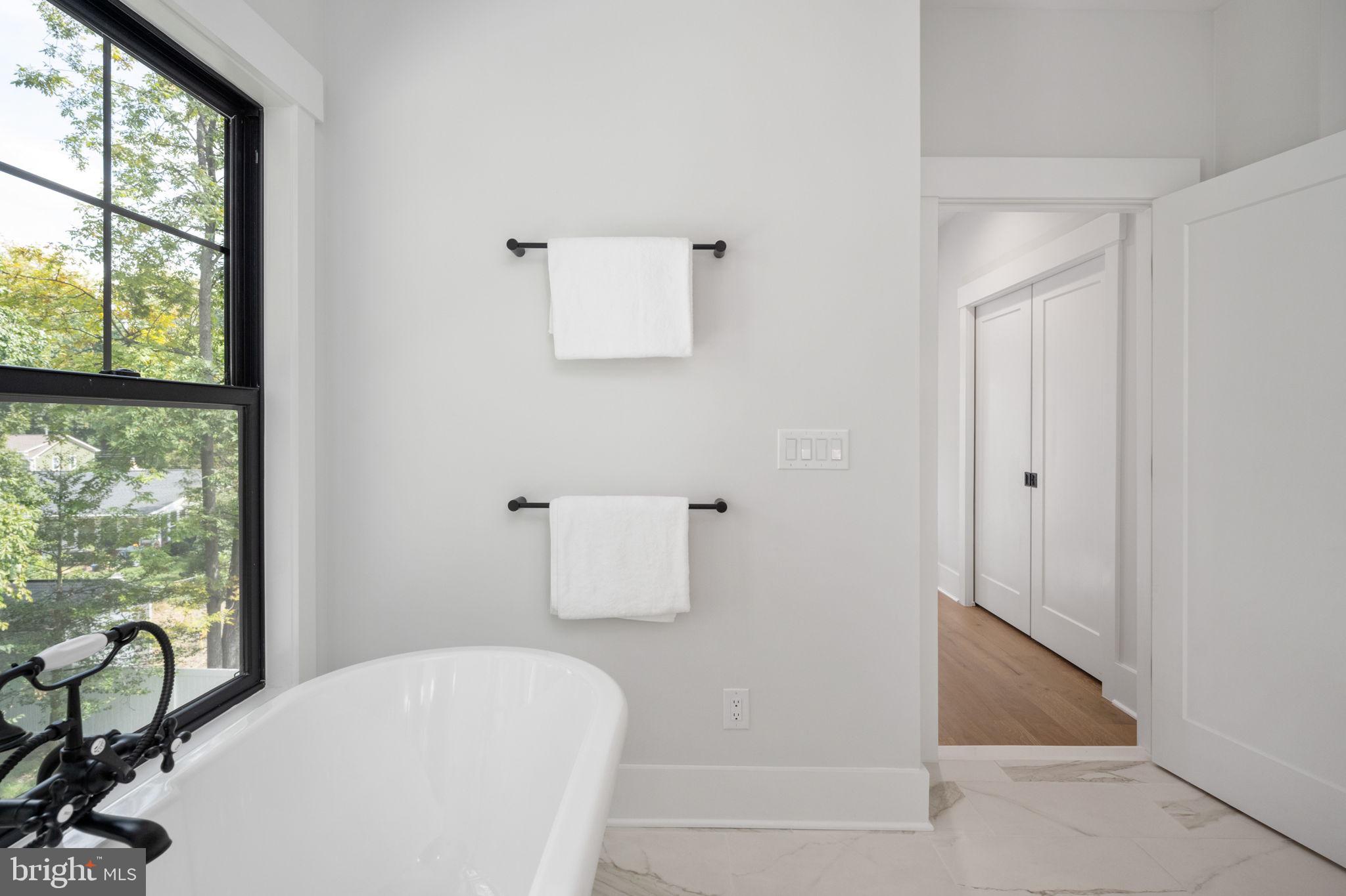 VIENNA WOODS - Residential