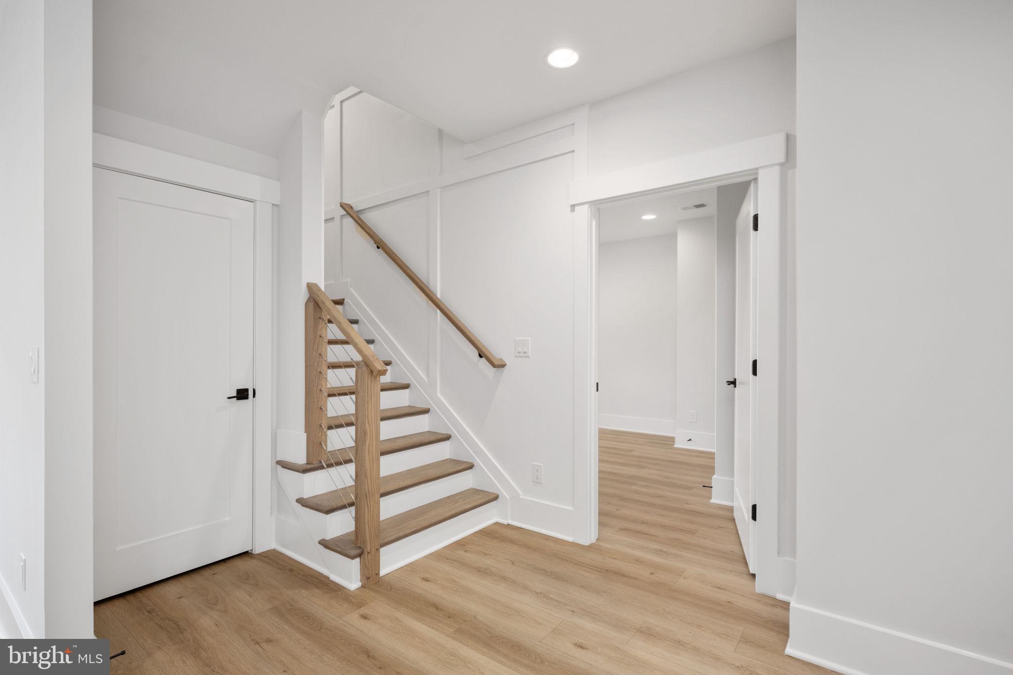 VIENNA WOODS - Residential