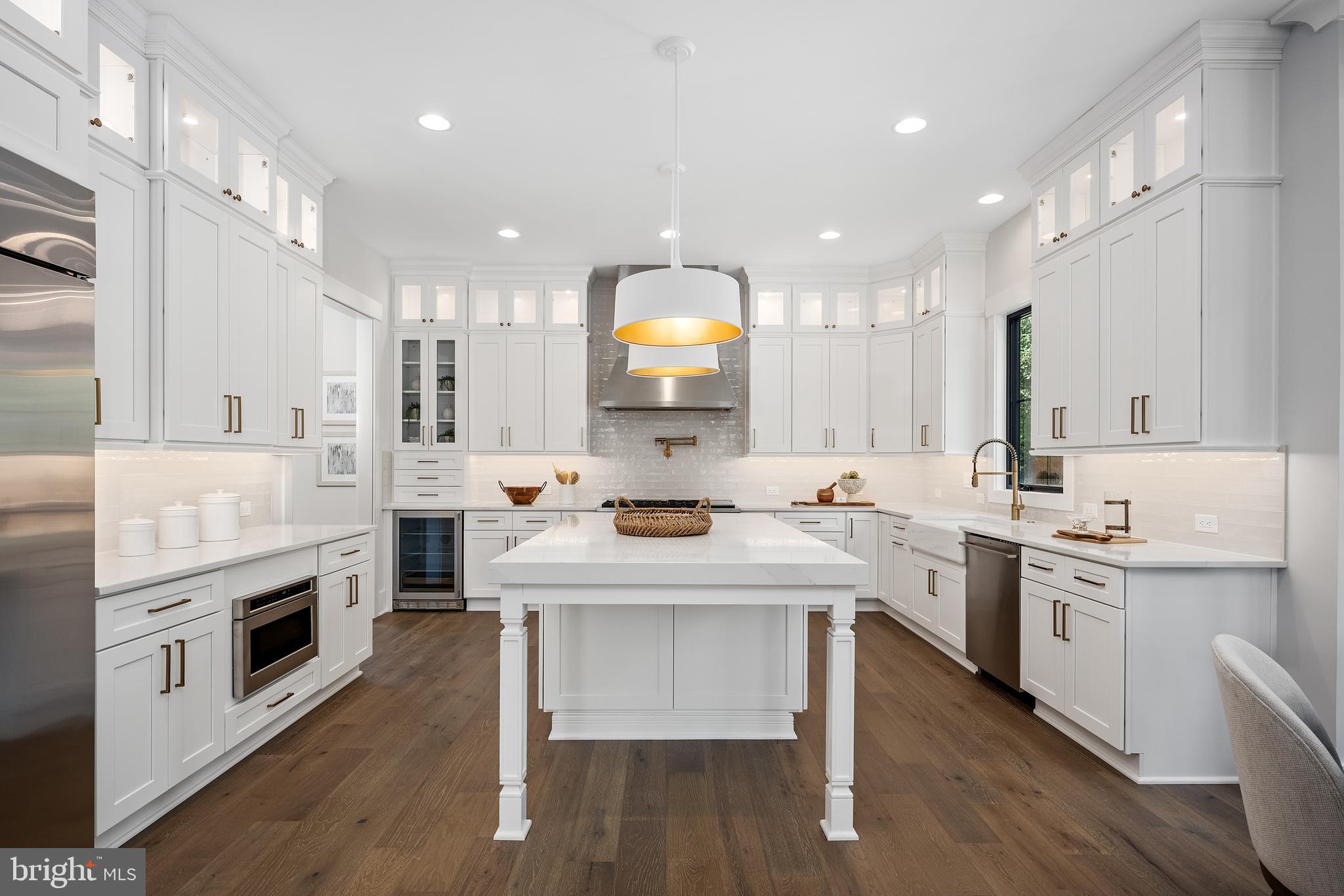 VIENNA WOODS - Residential