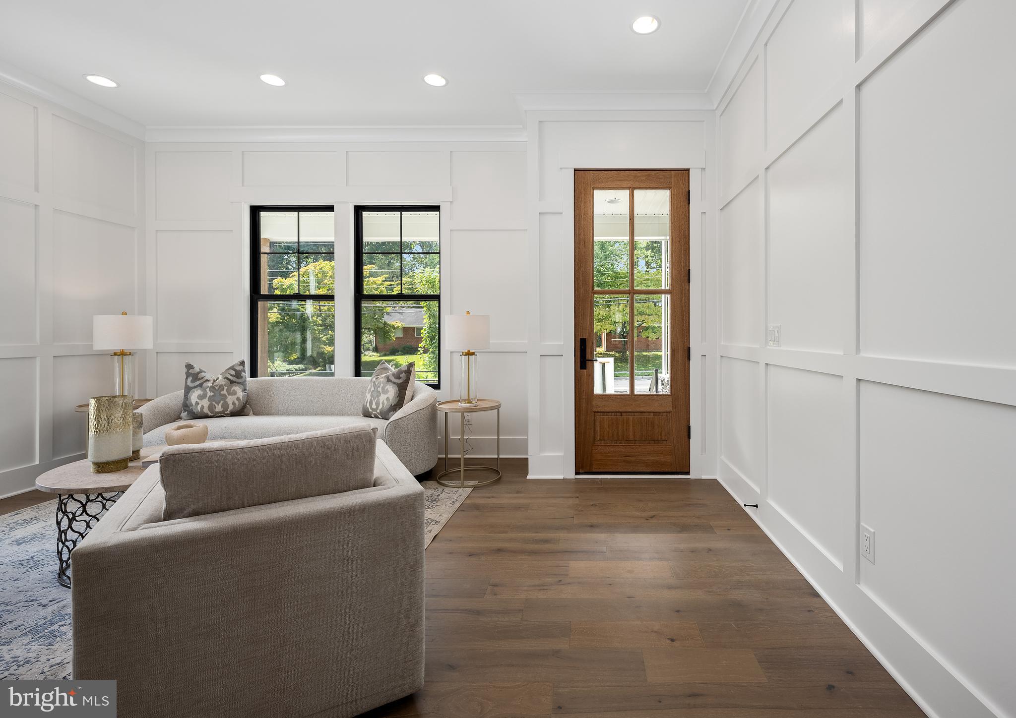 VIENNA WOODS - Residential