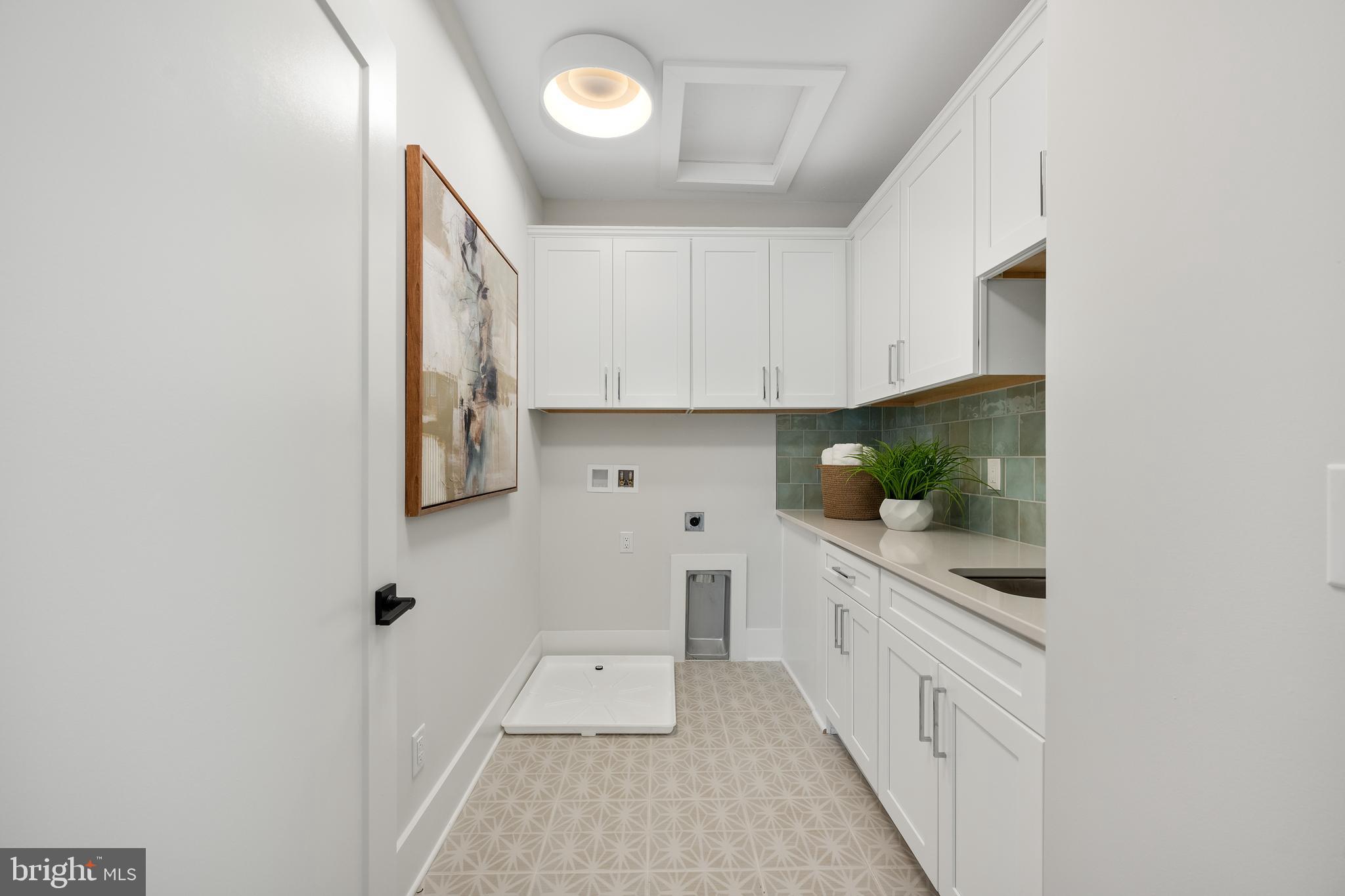 VIENNA WOODS - Residential