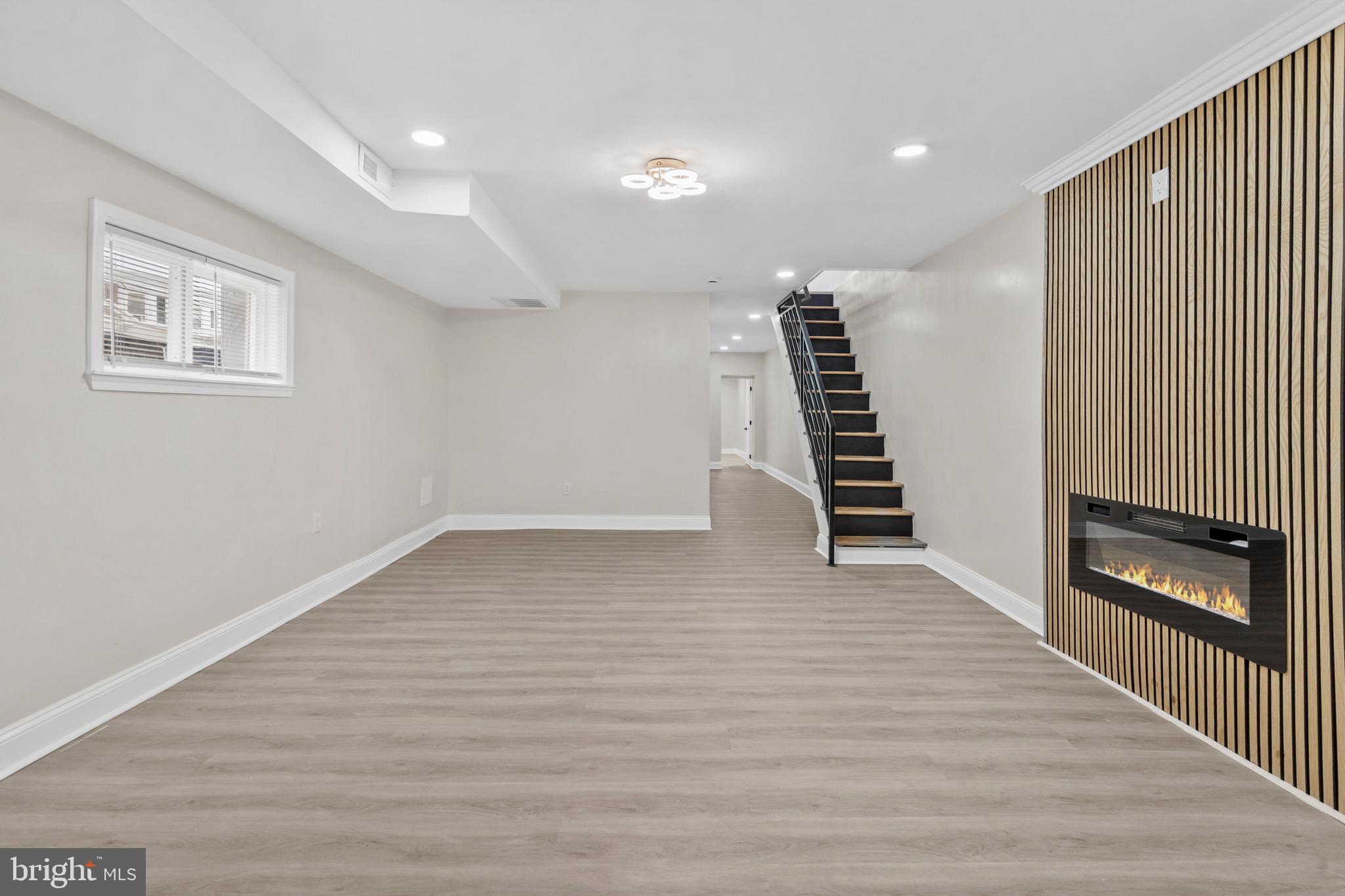 WEST OAK LANE - Residential