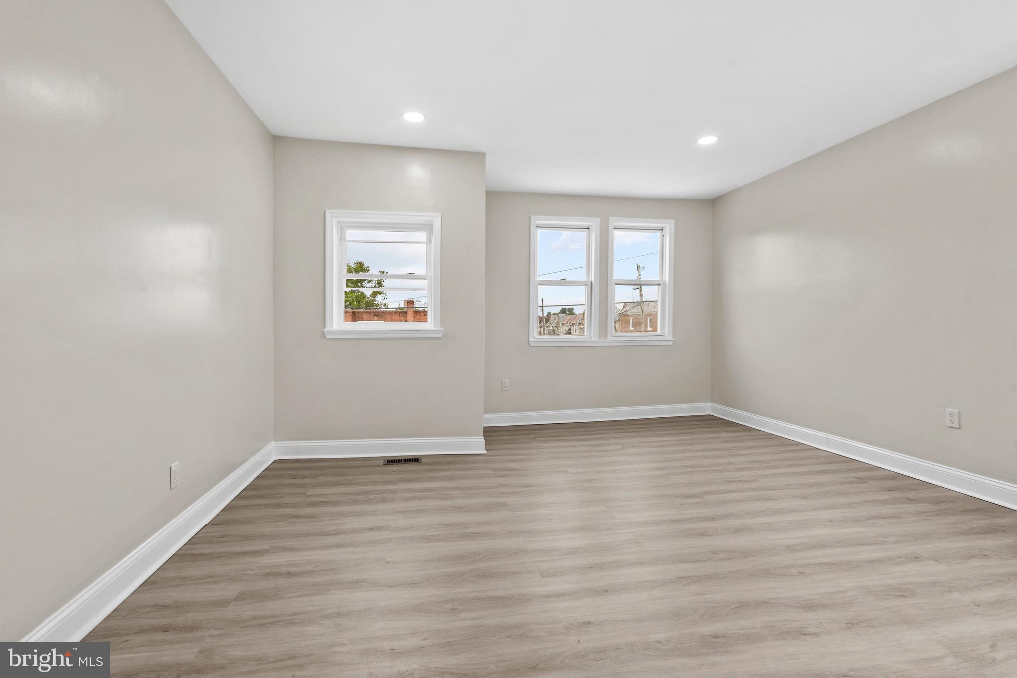 WEST OAK LANE - Residential