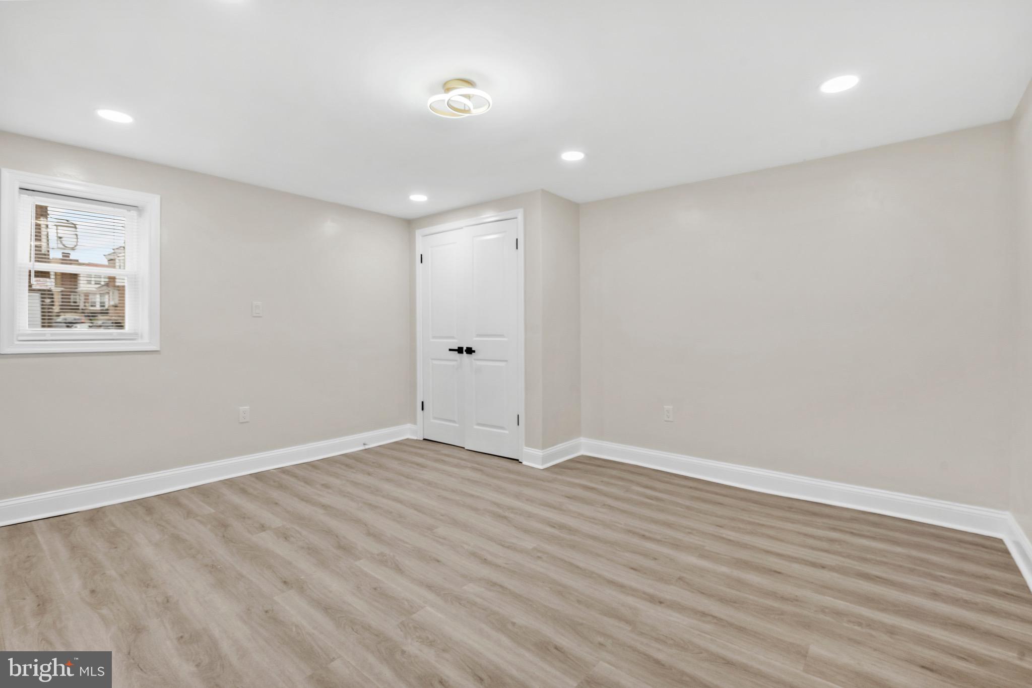 WEST OAK LANE - Residential