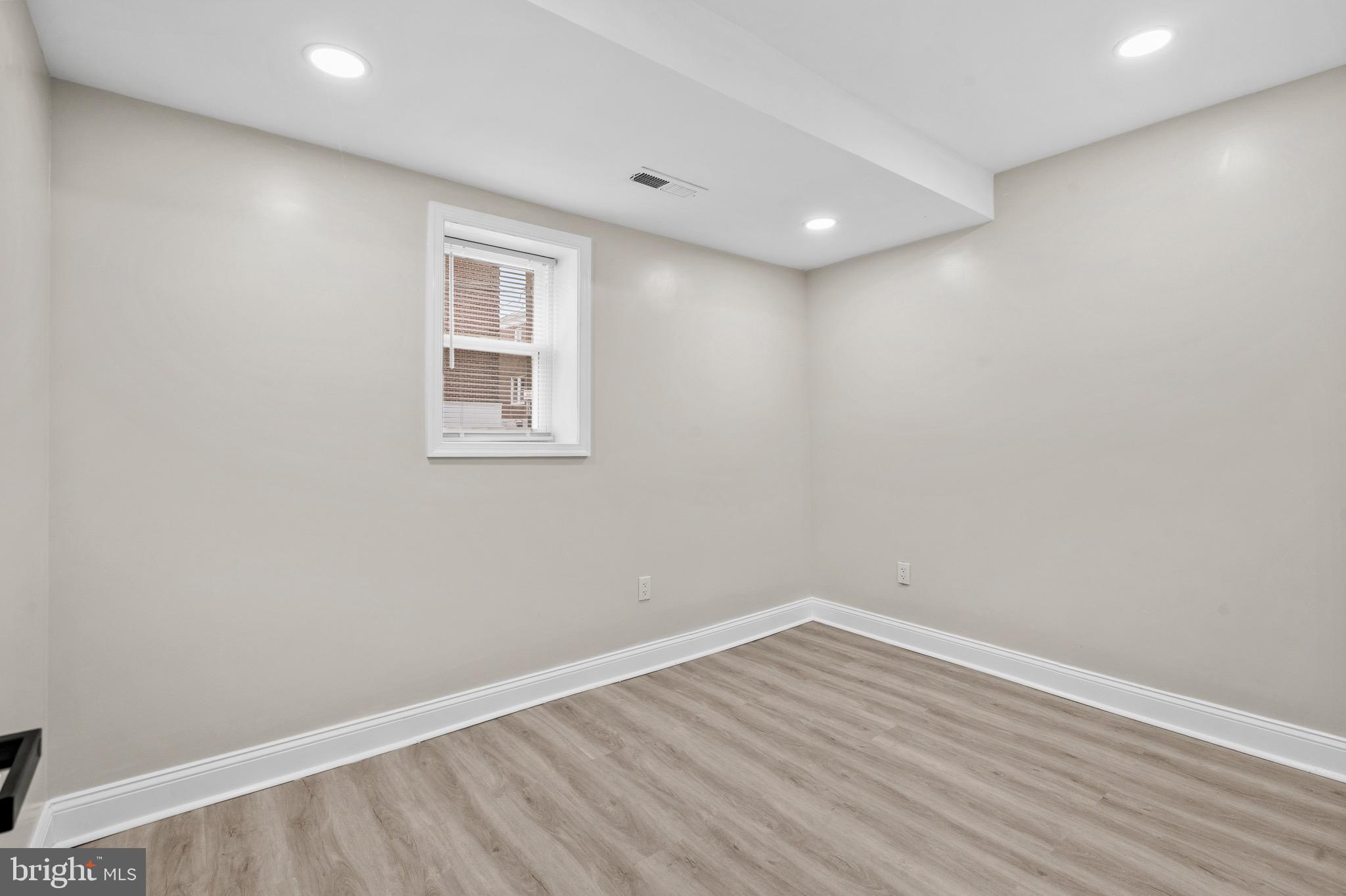 WEST OAK LANE - Residential