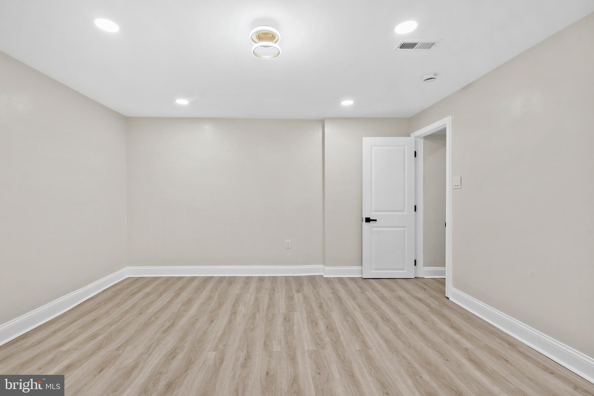 WEST OAK LANE - Residential