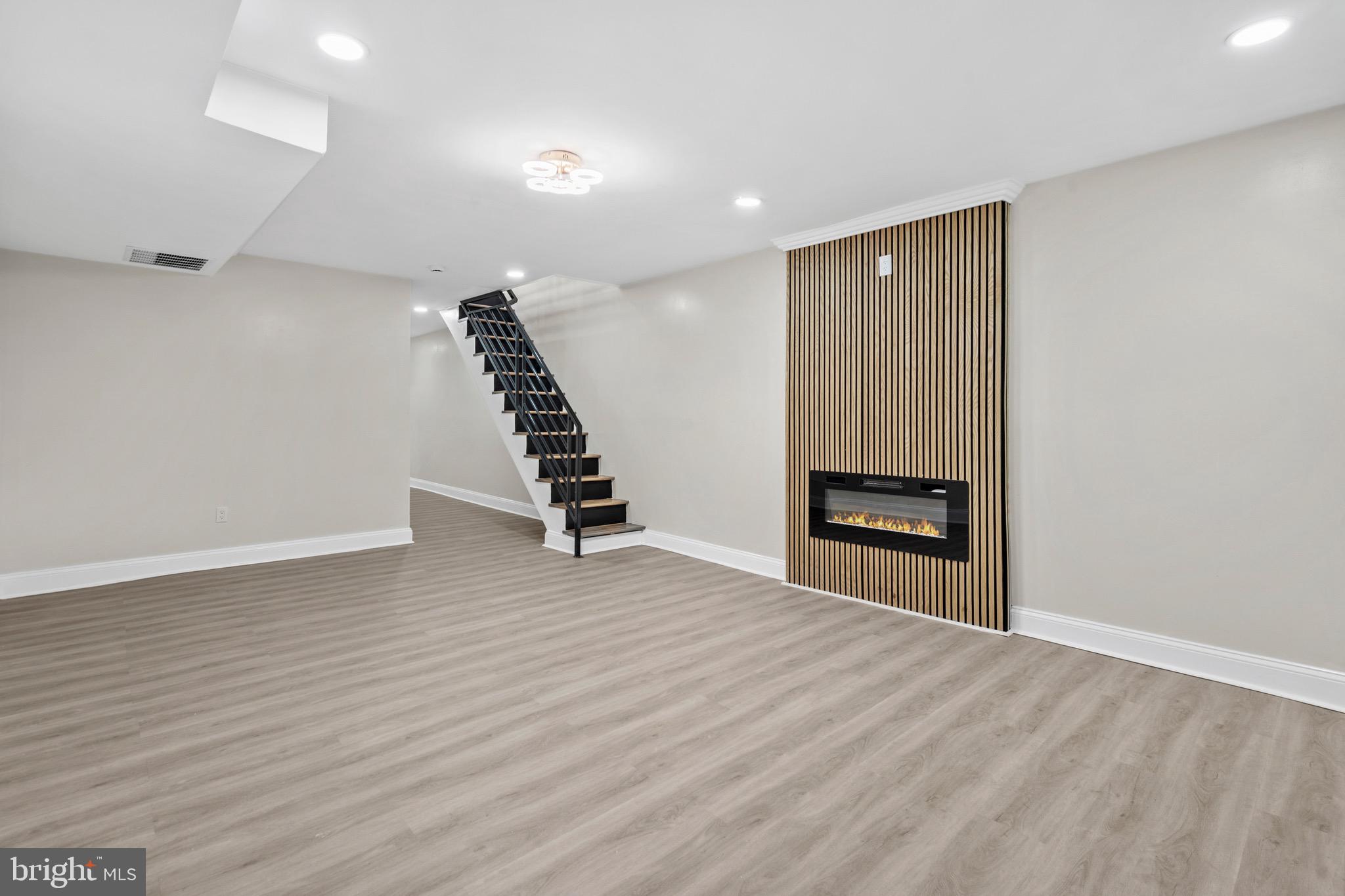 WEST OAK LANE - Residential