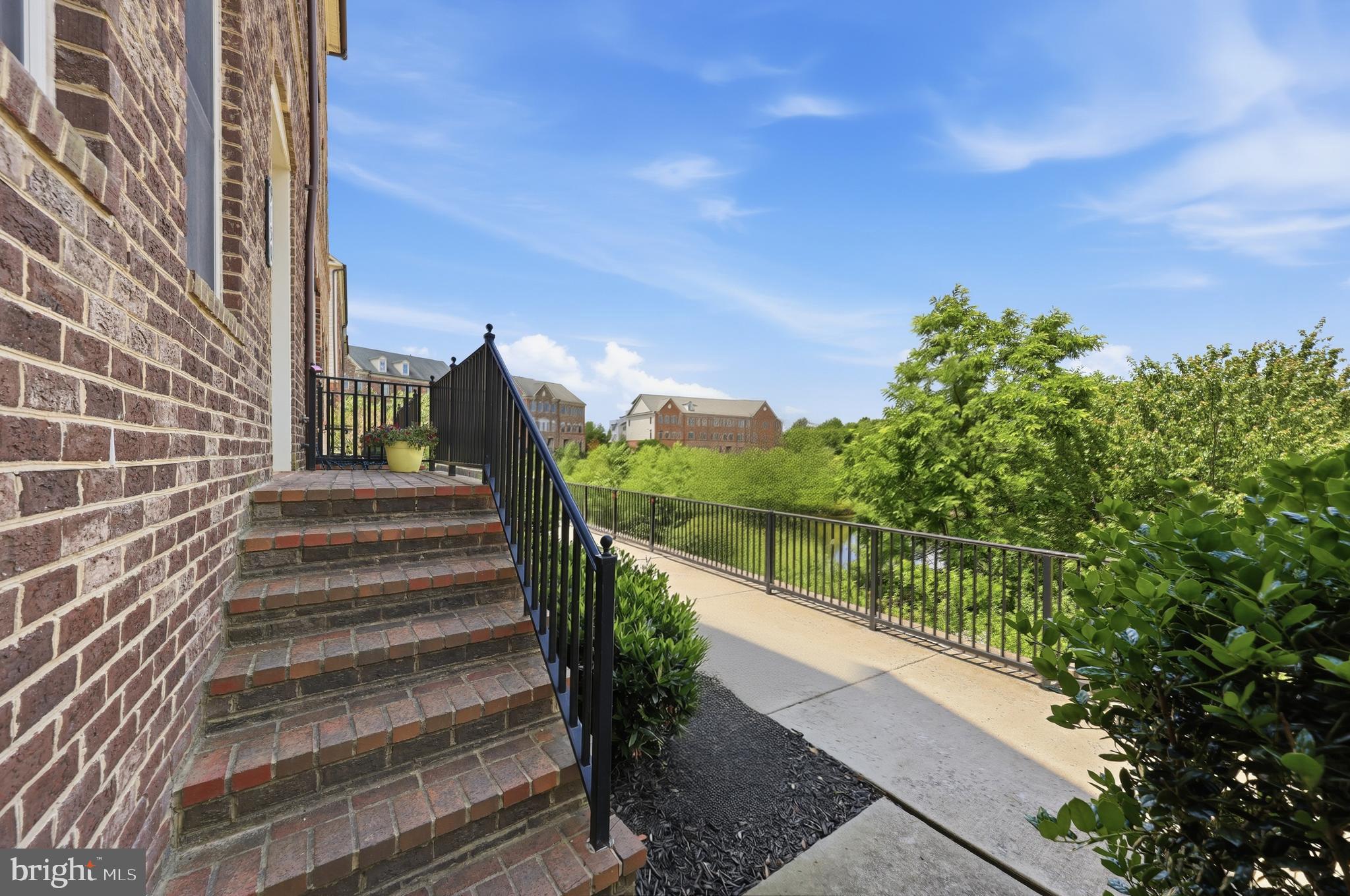 VILLAGES OF URBANA - Residential