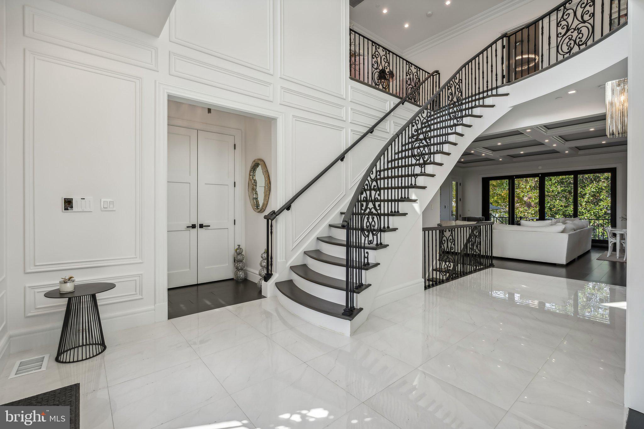 WILDWOOD MANOR - Residential