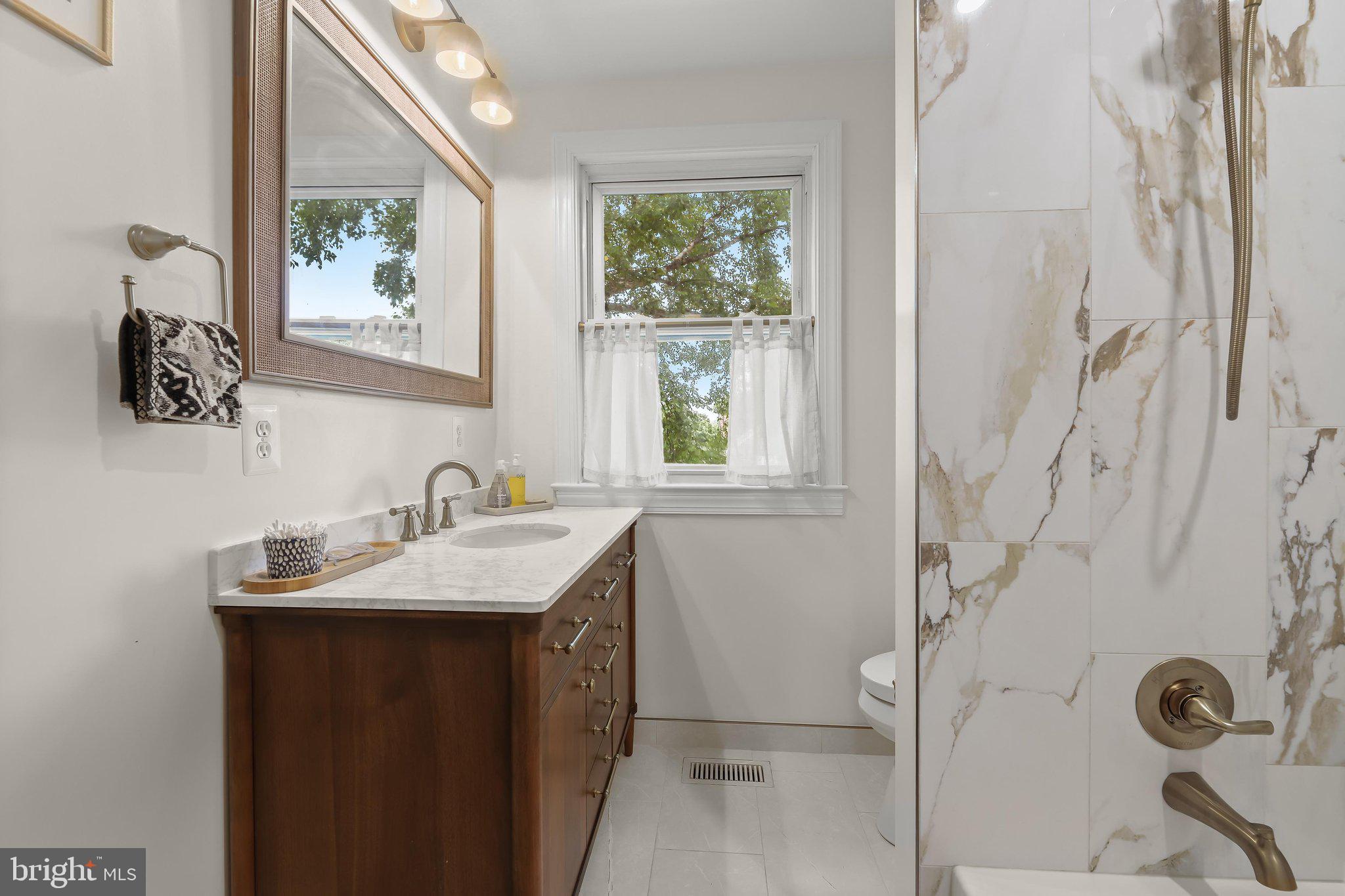 SHADY NOOK - Residential